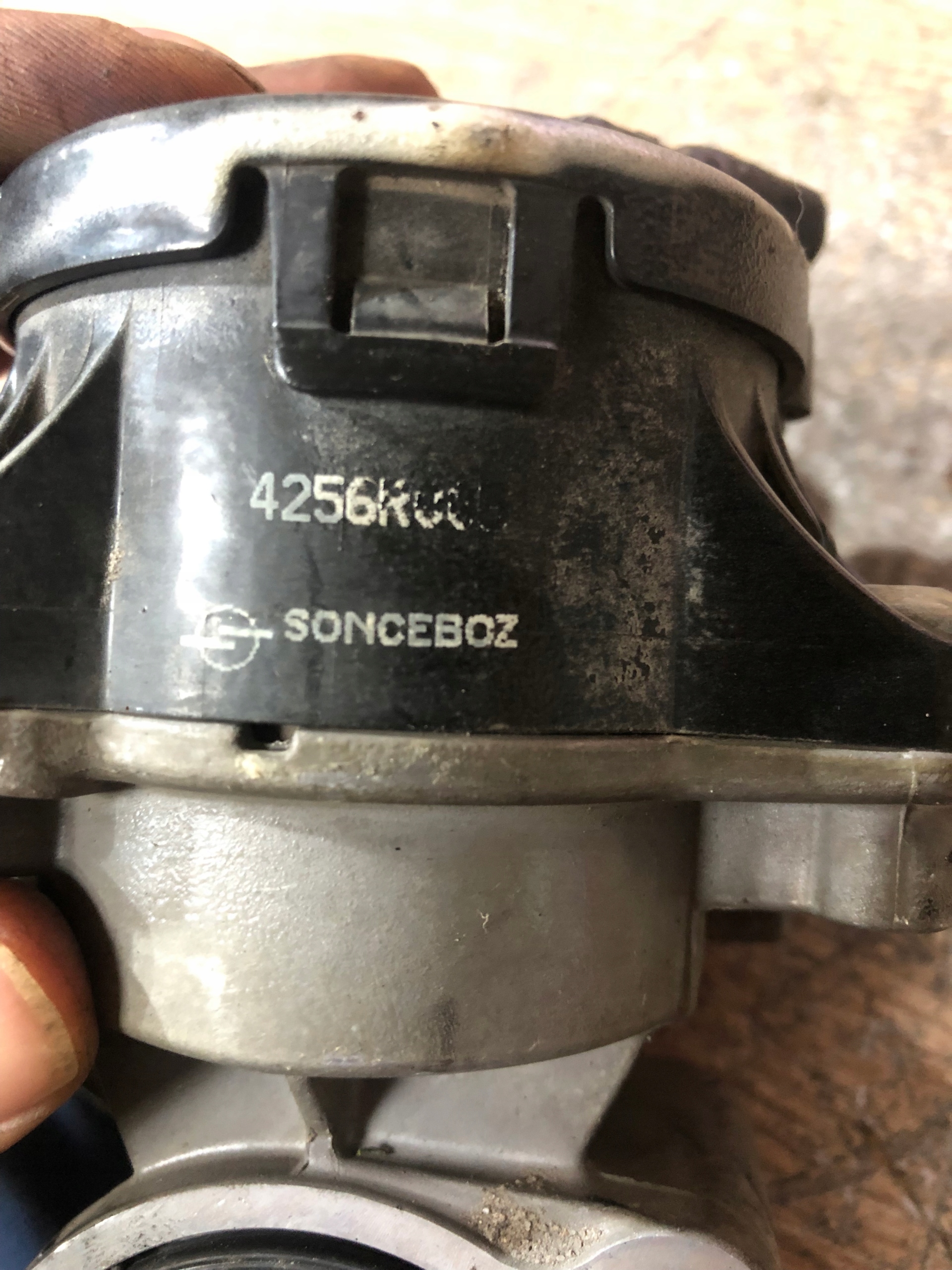 MERCEDES ATEGO КЛАПАН EGR 4256R005