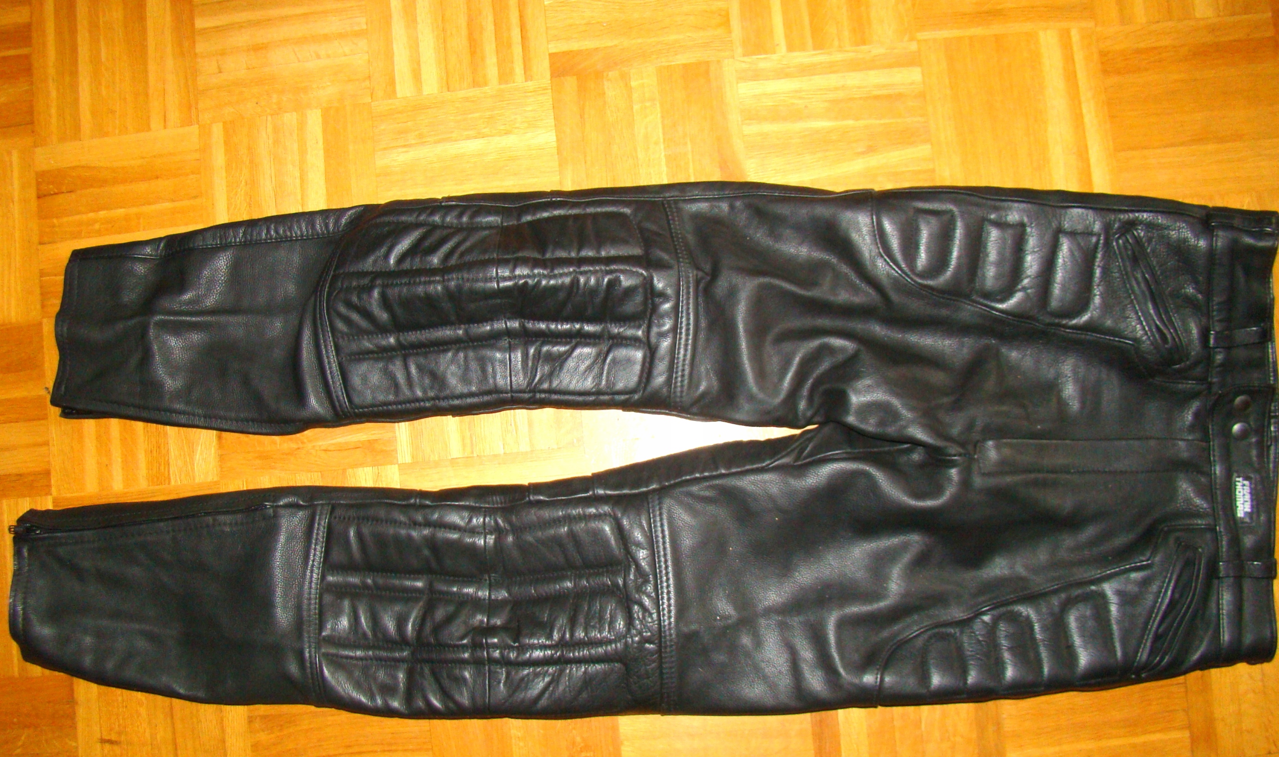 SUPER skórzany profesjonalny KOMBINEZON MOTOCYKLOWY MĘSKI 50/52 pas 78-80 Model kombinezon motocyklowy dwuczęściowy