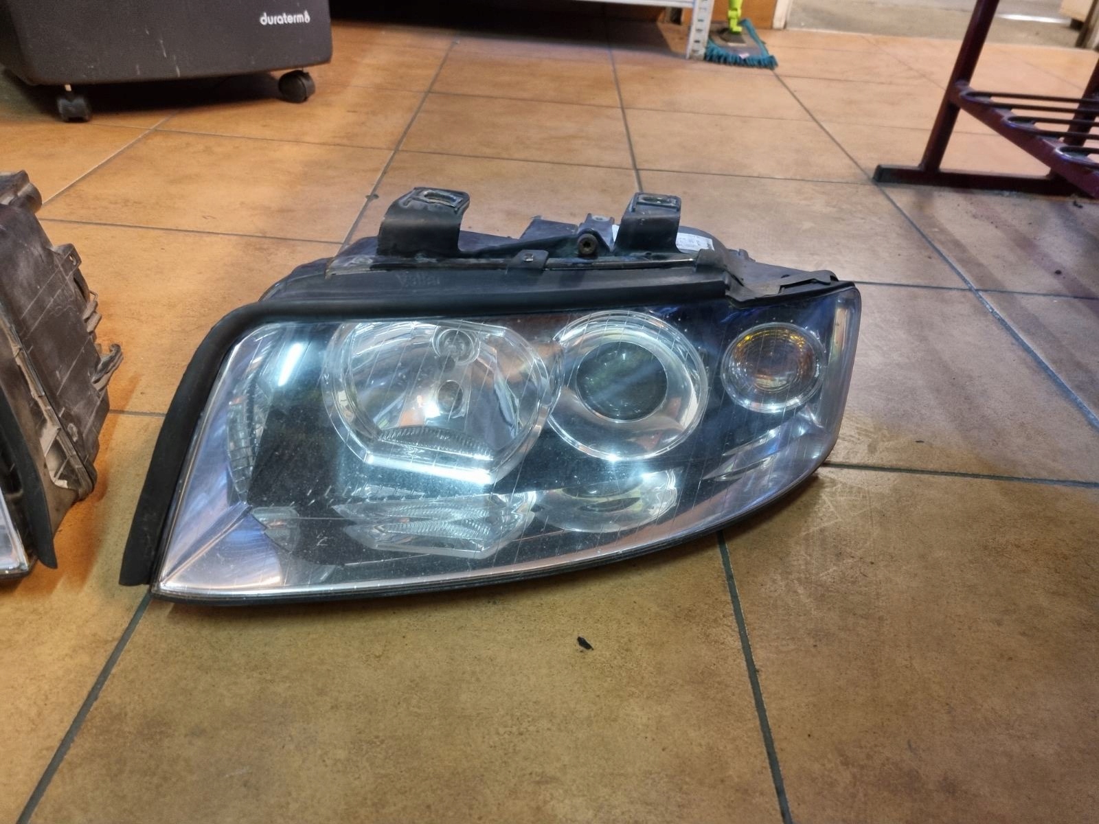 REFLEKTOR LEWY AUDI A4 B6 XENON VALEO EU za 450 zł z Radom Allegro.pl