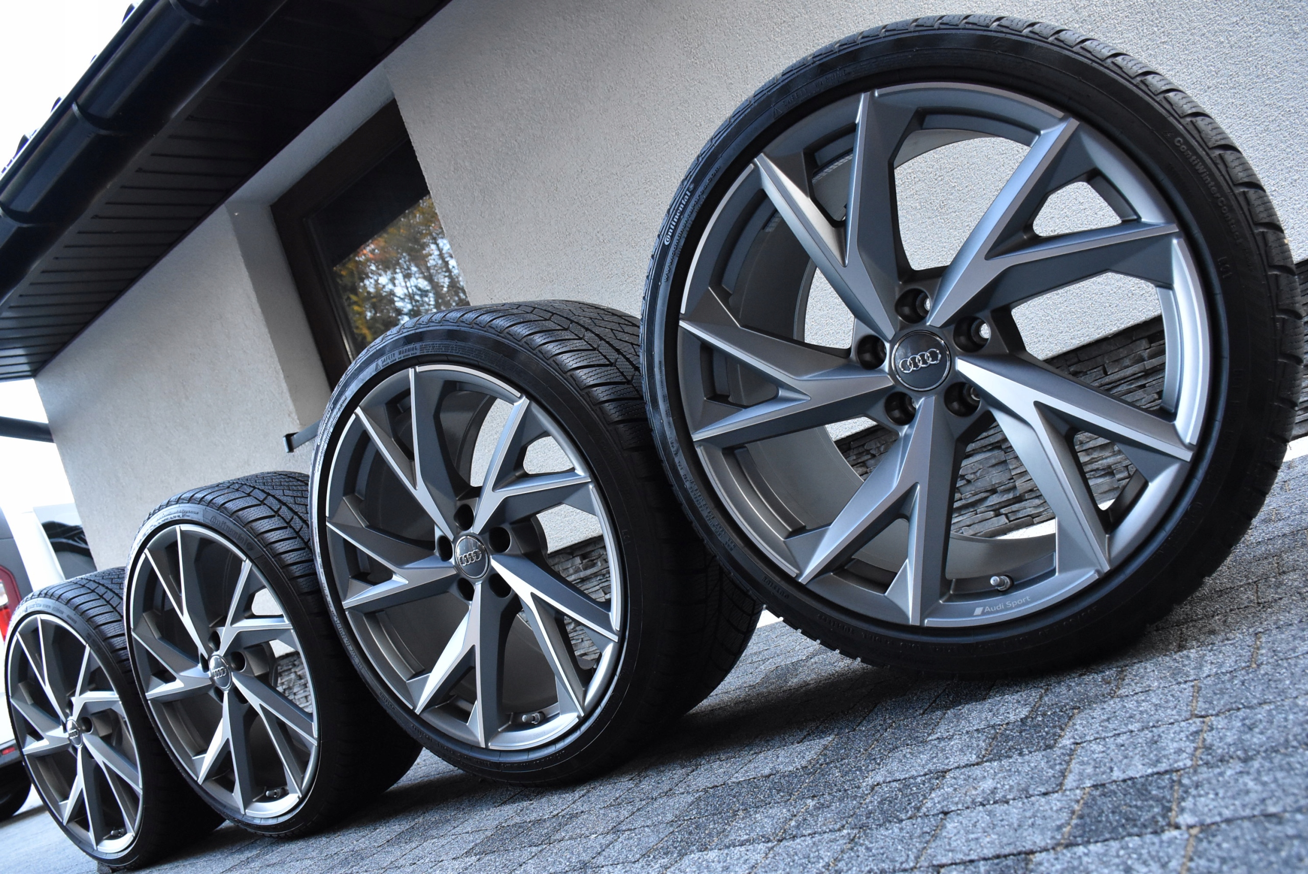 AUDI R8s Новий модель 20