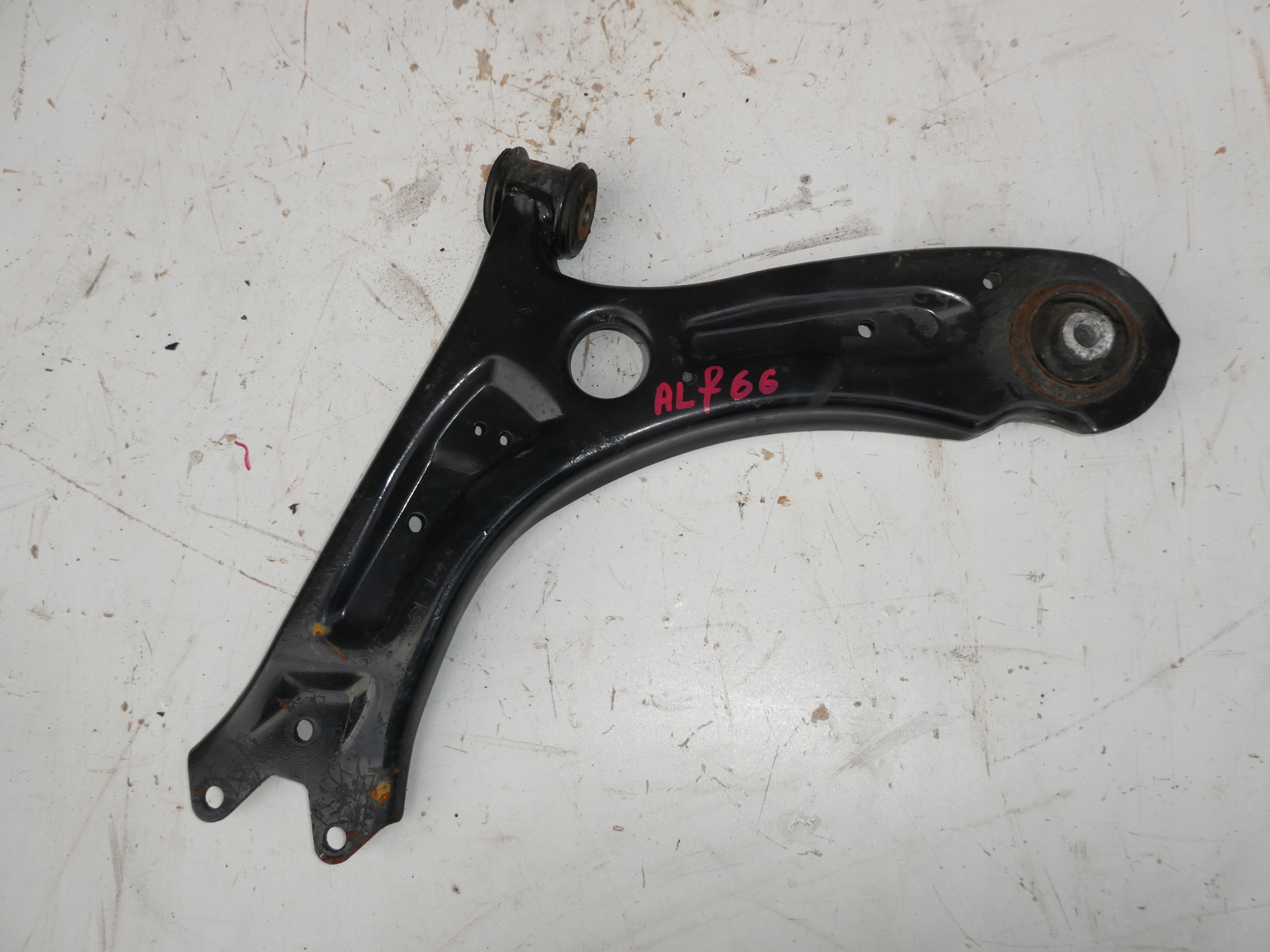 Querlenker vorne VW JETTA 5C