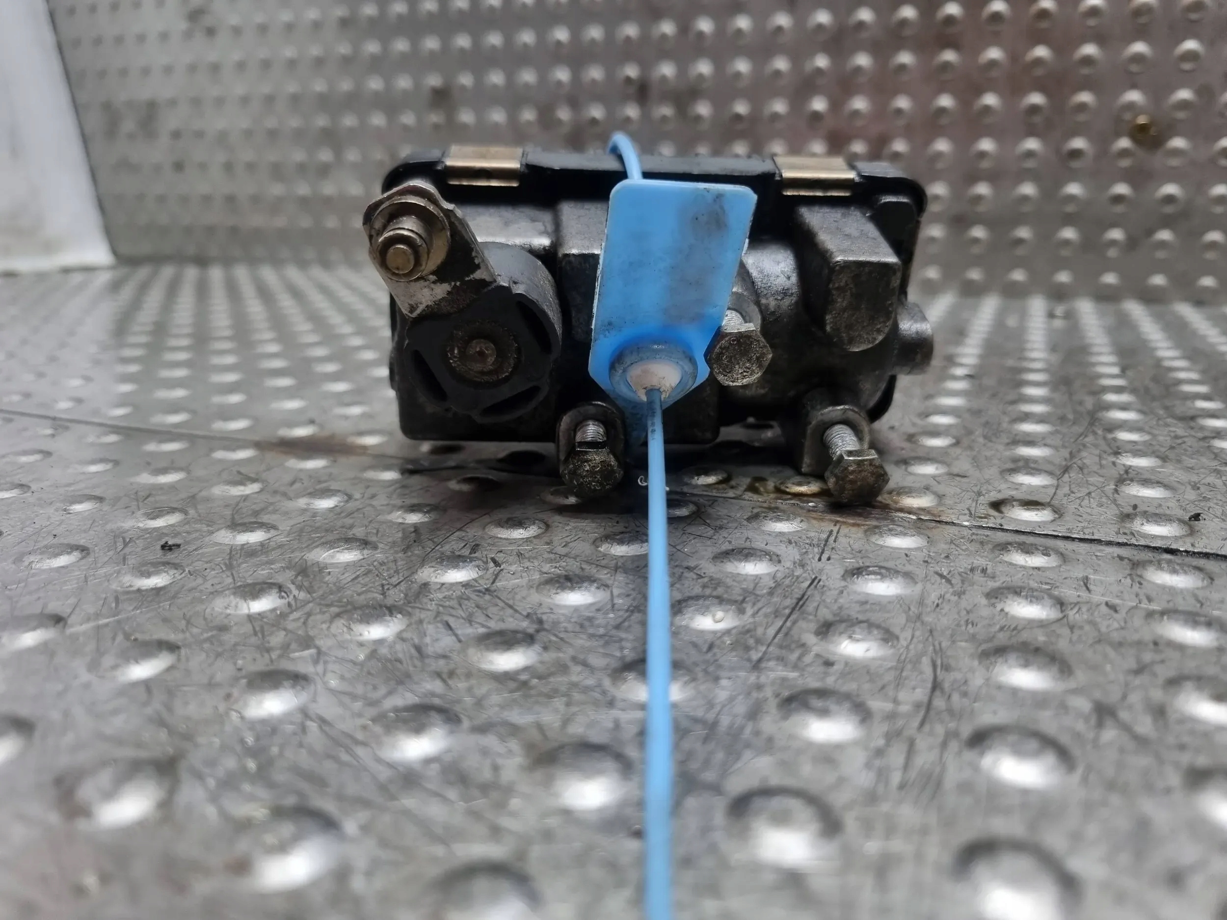 Nastawnik turbiny 6NW009420 BMW E90 E91 E87 E83 X3 E60 E61 Producent części BMW OE