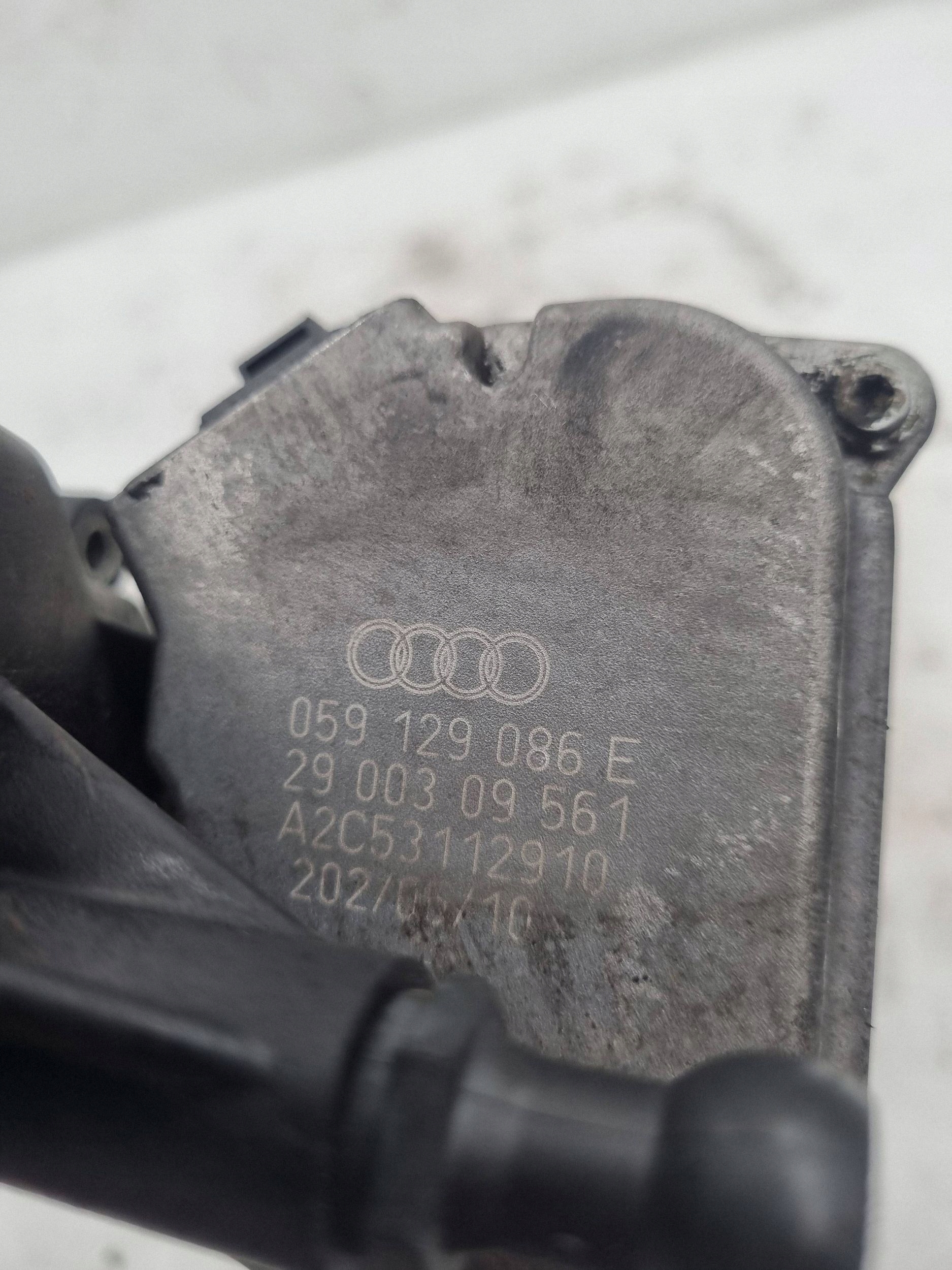 regulator of intake header pipe Audi 3.0 2.7TDI 059129086E 059129711AG
