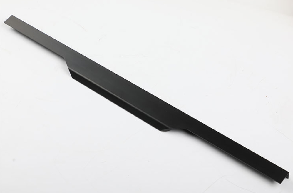 

Uchwyt Meblowy -500mm Krawędziowy Czarny Mat