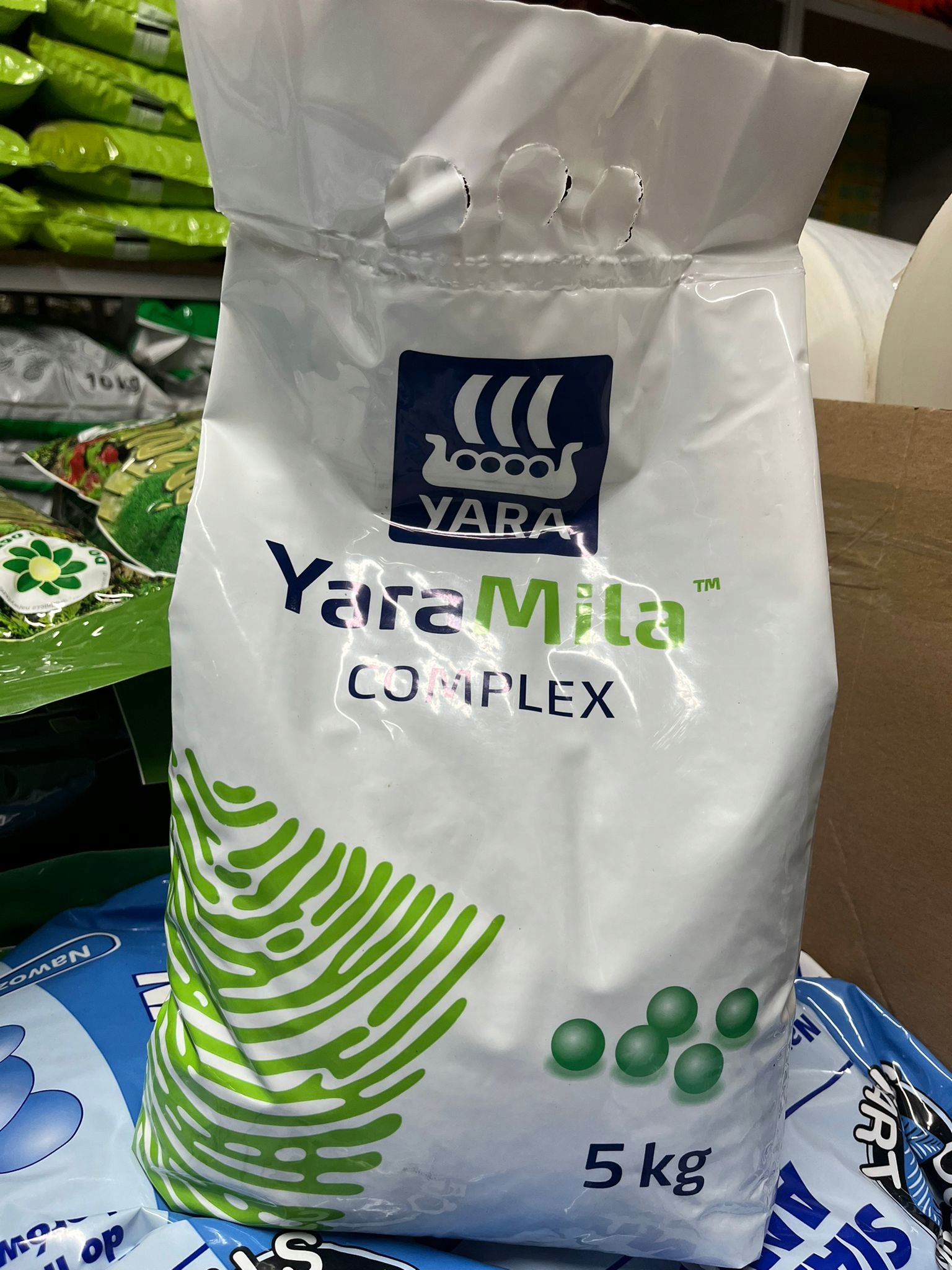 HYDROCOMPLEX YARA MILA COMPLEX NAWÓZ DO TRAWY UNIWER. 12-11-18 5KG NORWESKI Producent YARA