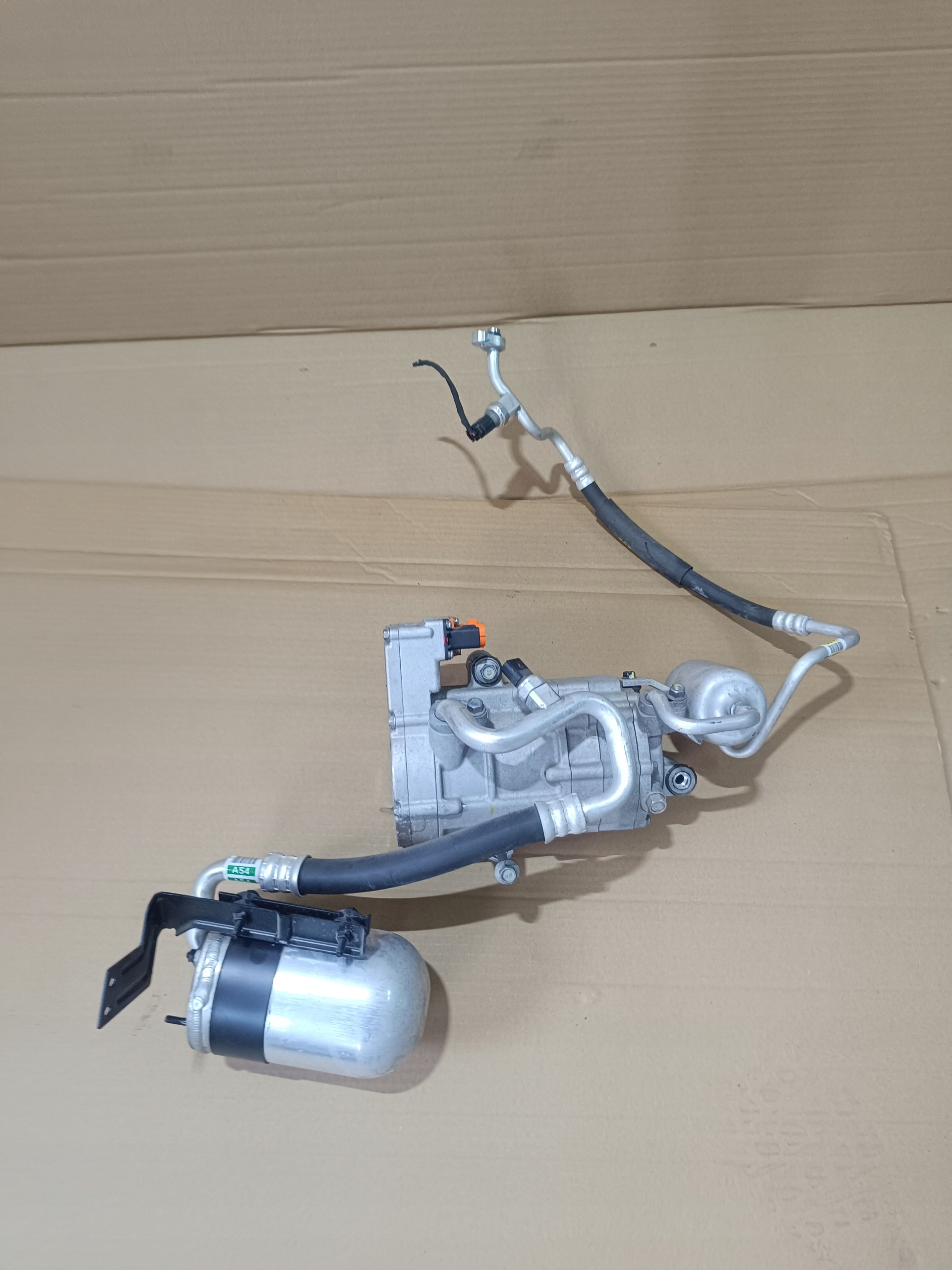 kia EV6 компрессор кондиционера 977E1-CV400