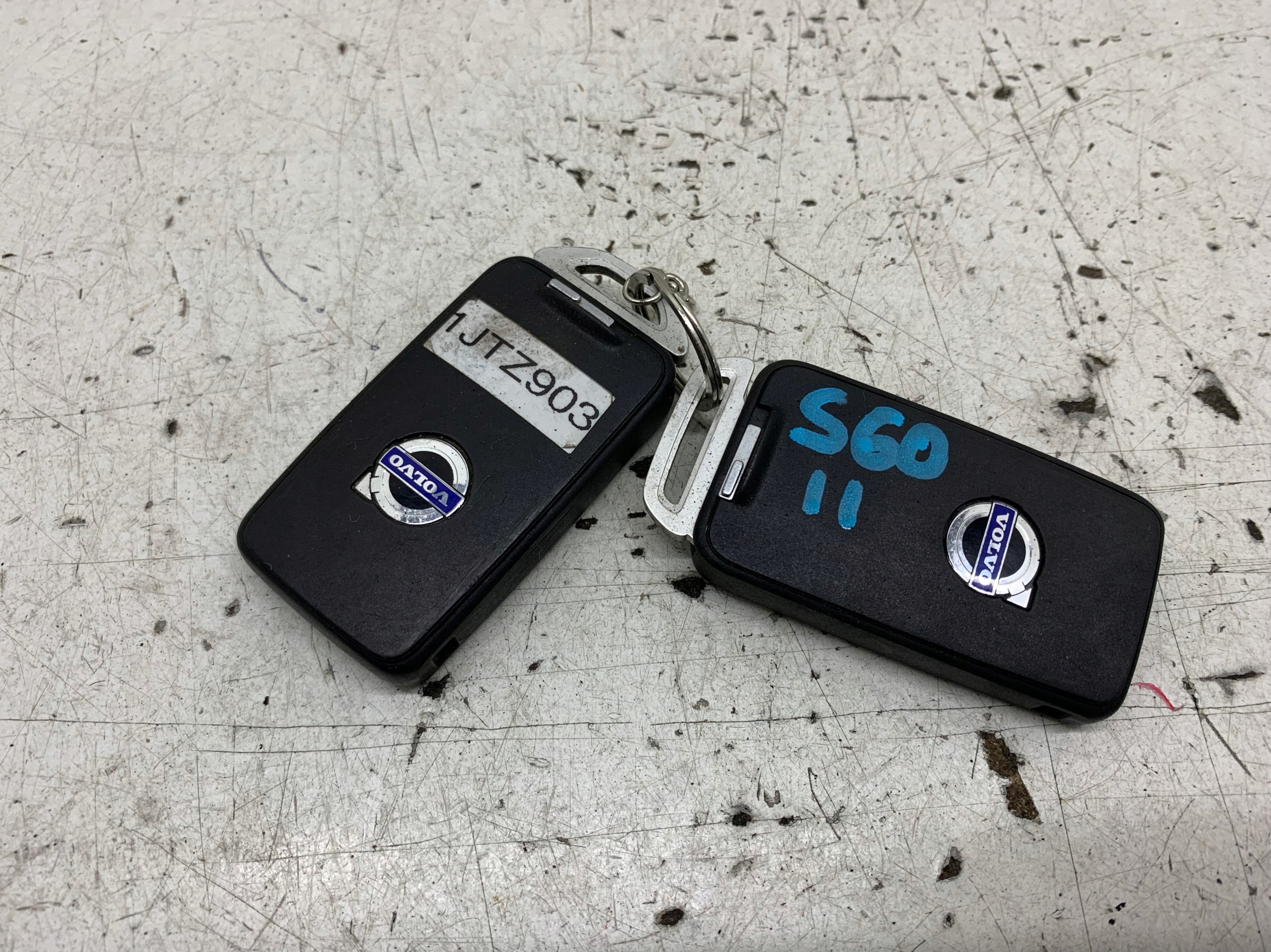 2X key PILOT KOMPLET VOLVO S60 II LIFT 13-18