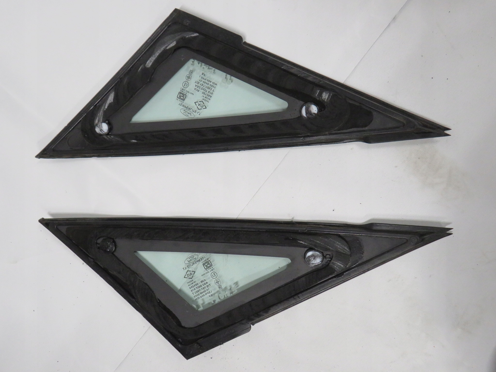 ECOSPORT II MK2 SZYBA KAROSERYJNA PRZEDNIA PRZÓD Producent części FoMoCo