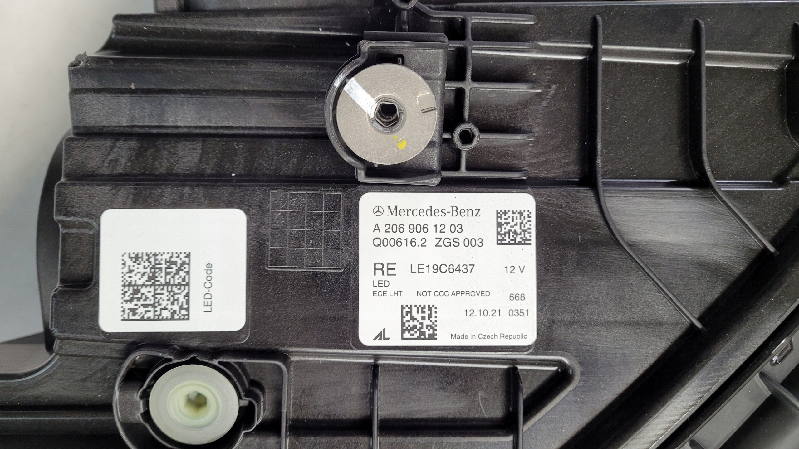 MERCEDES C-KLASA W206 LAMPA PRZÓD PRAWA FULL LED H Regulacja wysokości elektryczna