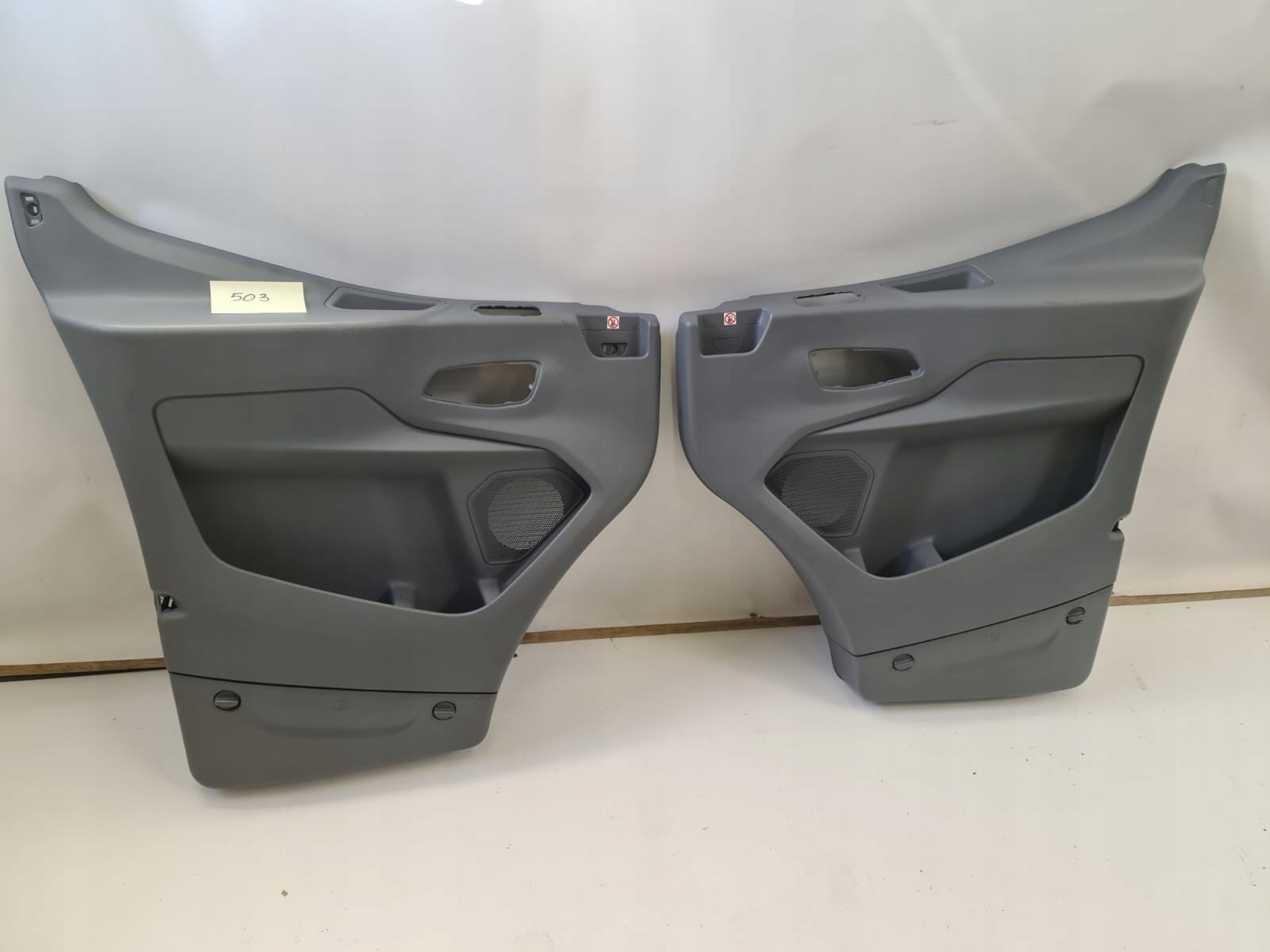 BOCZEK OSŁONA DRZWI LEWY PRAWY TRANSIT MK8