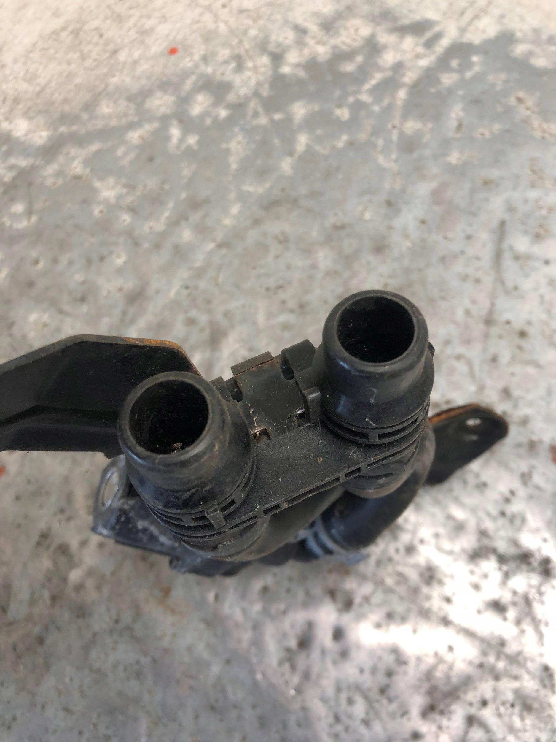 pump hose wiring radiator VW AUDI 5Q0820507B