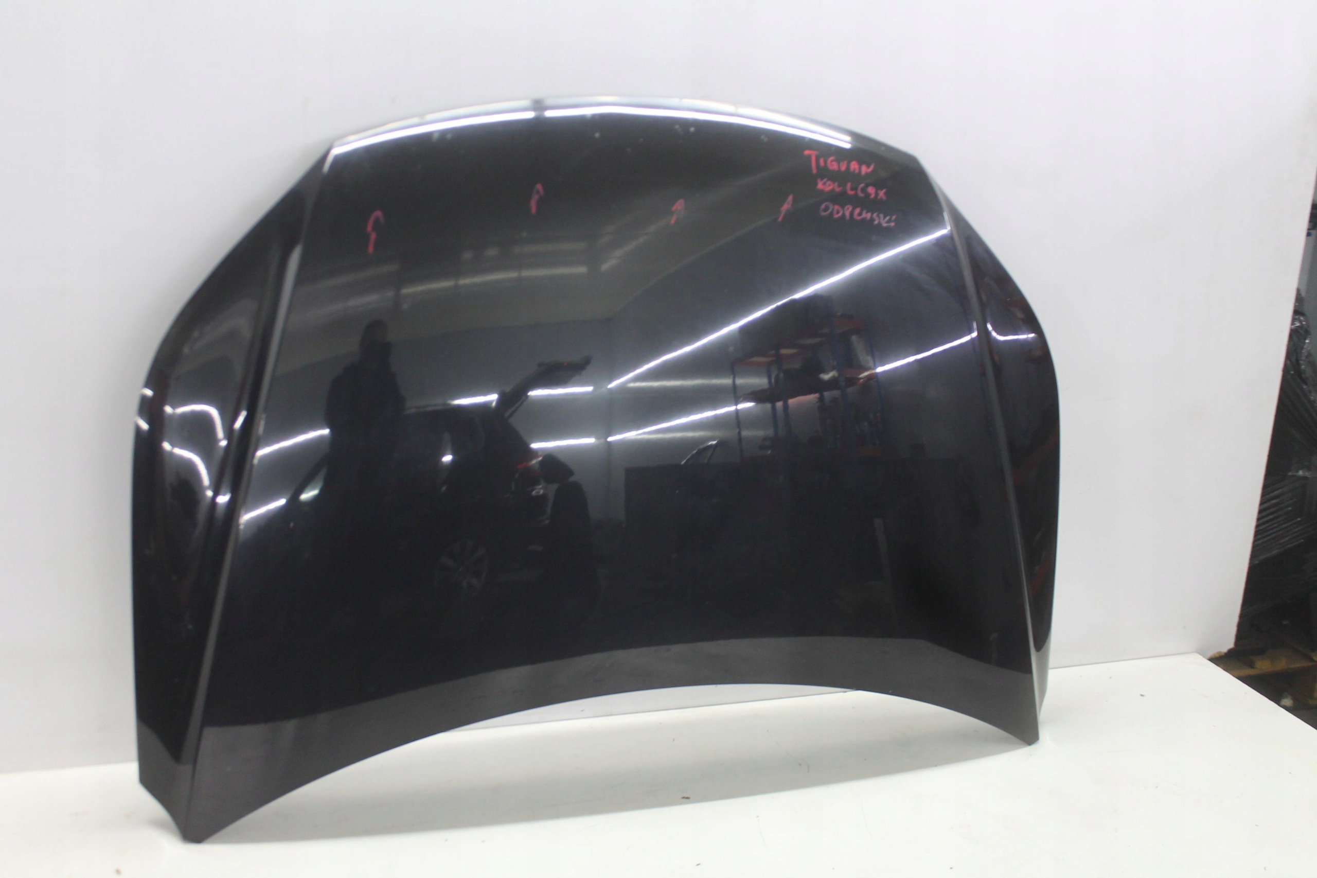 Capot VW TIGUAN 5N des roues. LC9X 07-11