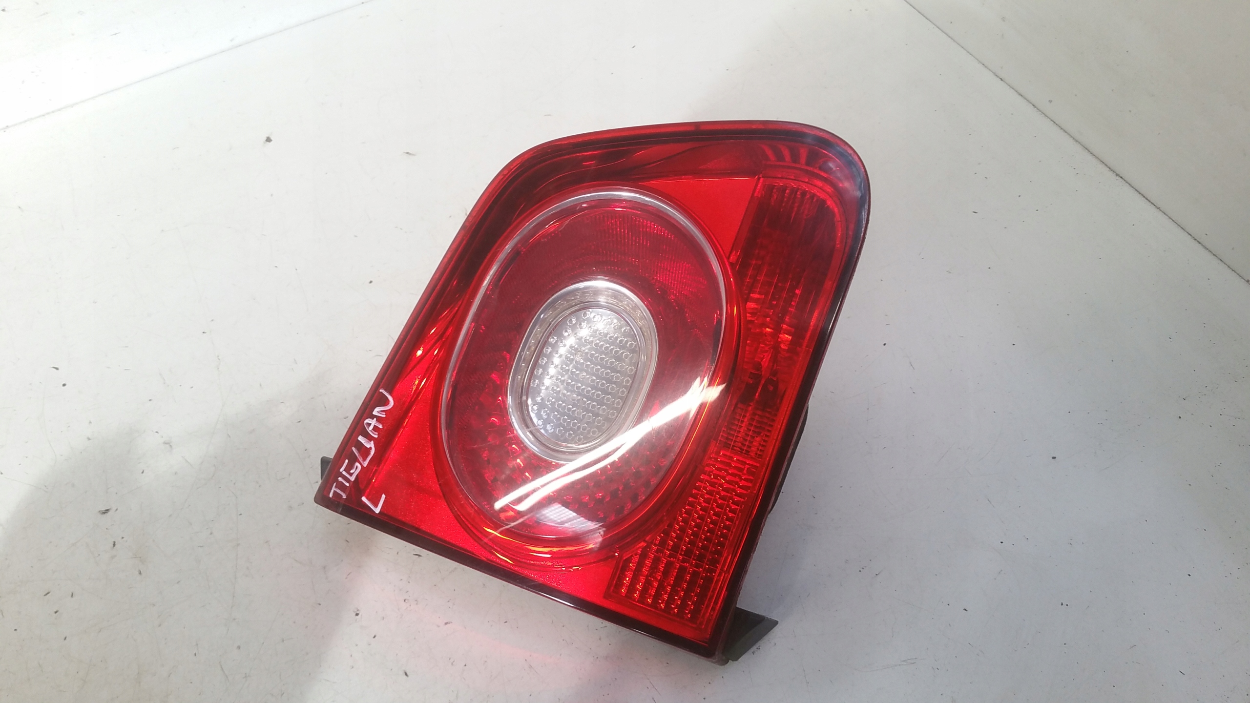light left rear part 5N0945093B VW Tiguan