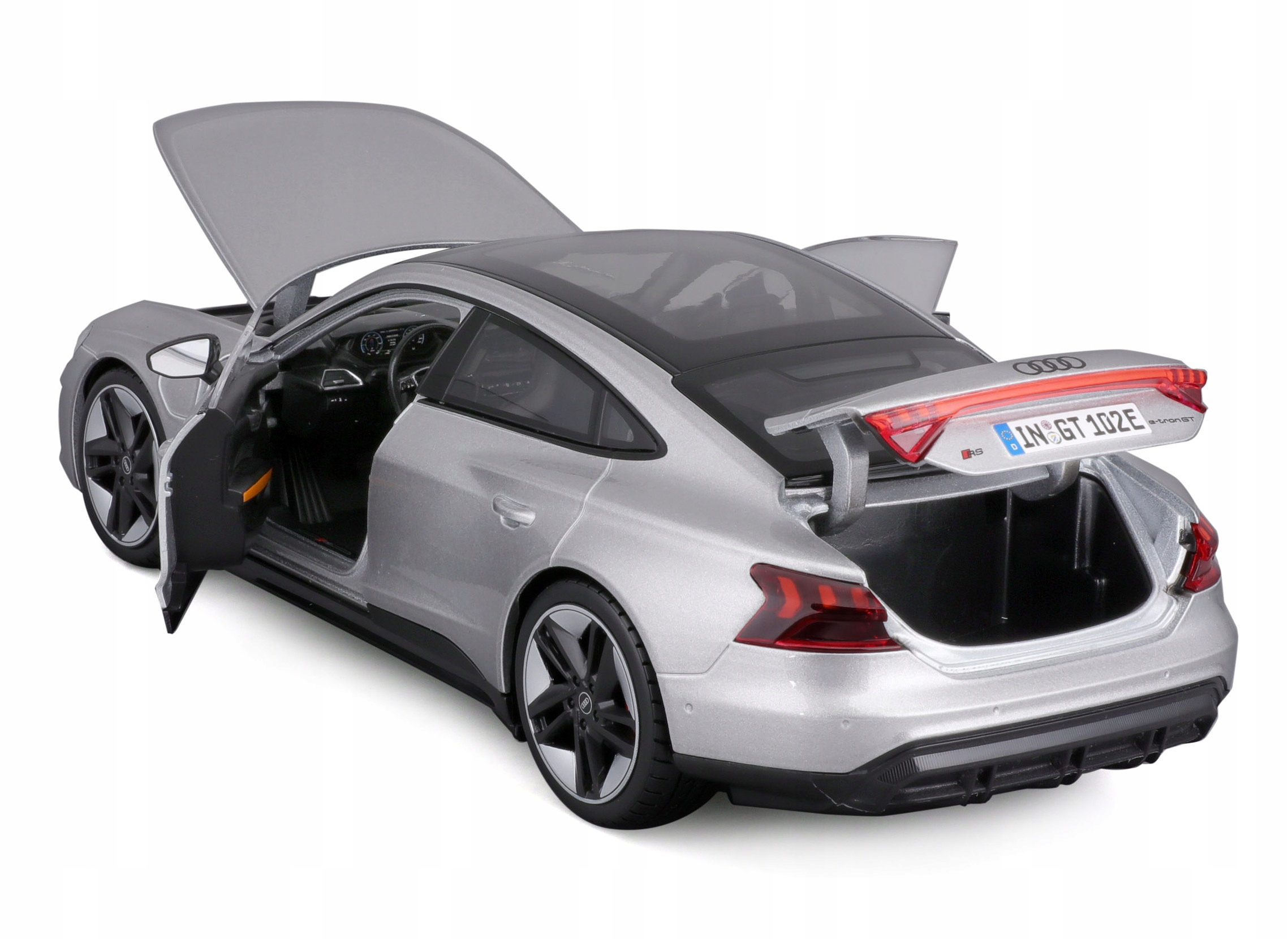 MODEL AUDI RS e-tron GT 2022 1:18 Bburago 18-11050 SREBRNY ELEKTRYK Model 18-11050SL