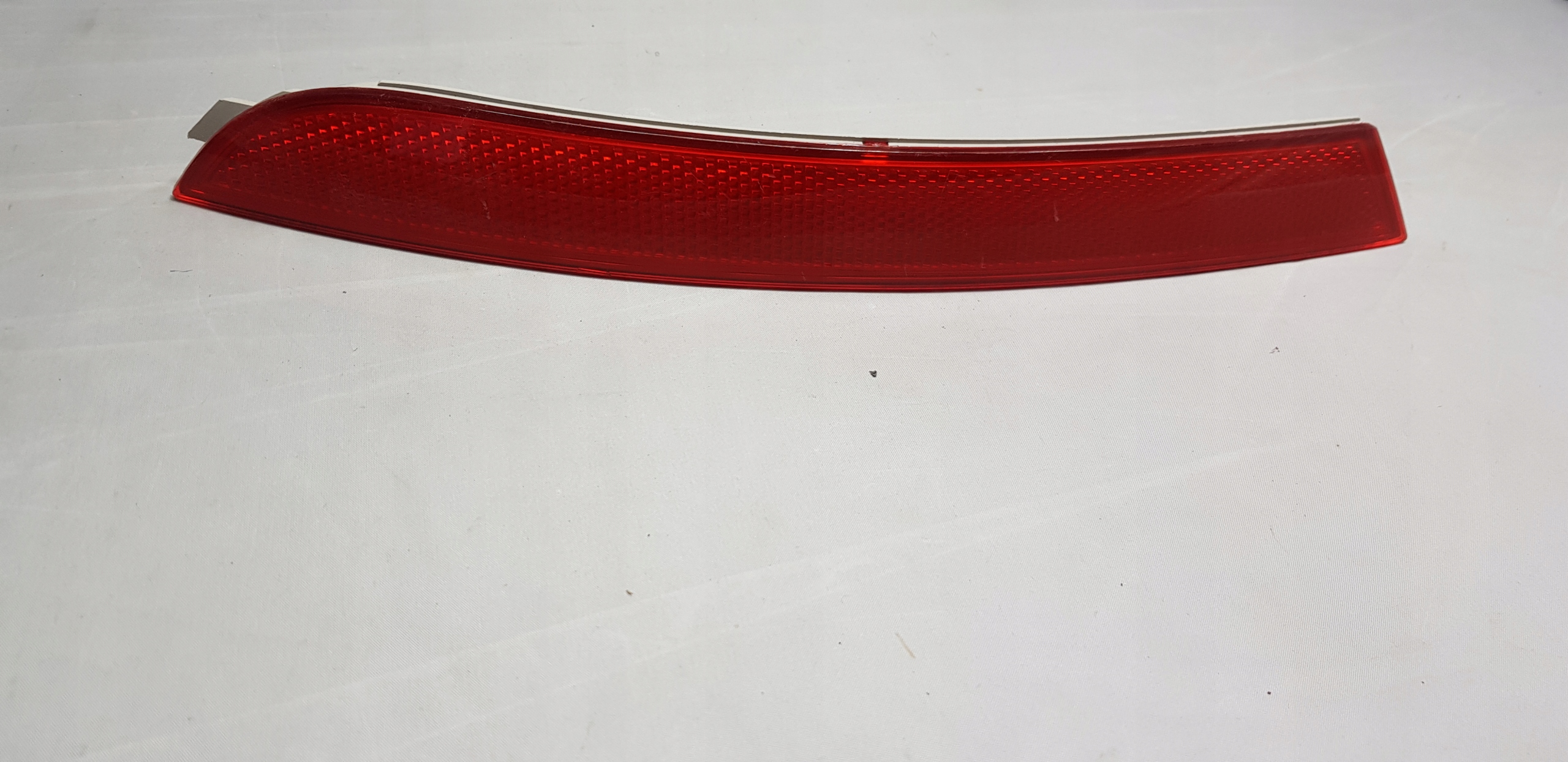 ORYGINALNE ŚWIATŁO ODBLASKOWE SEAT LEON 1P0945106B Strona zabudowy tylne prawe