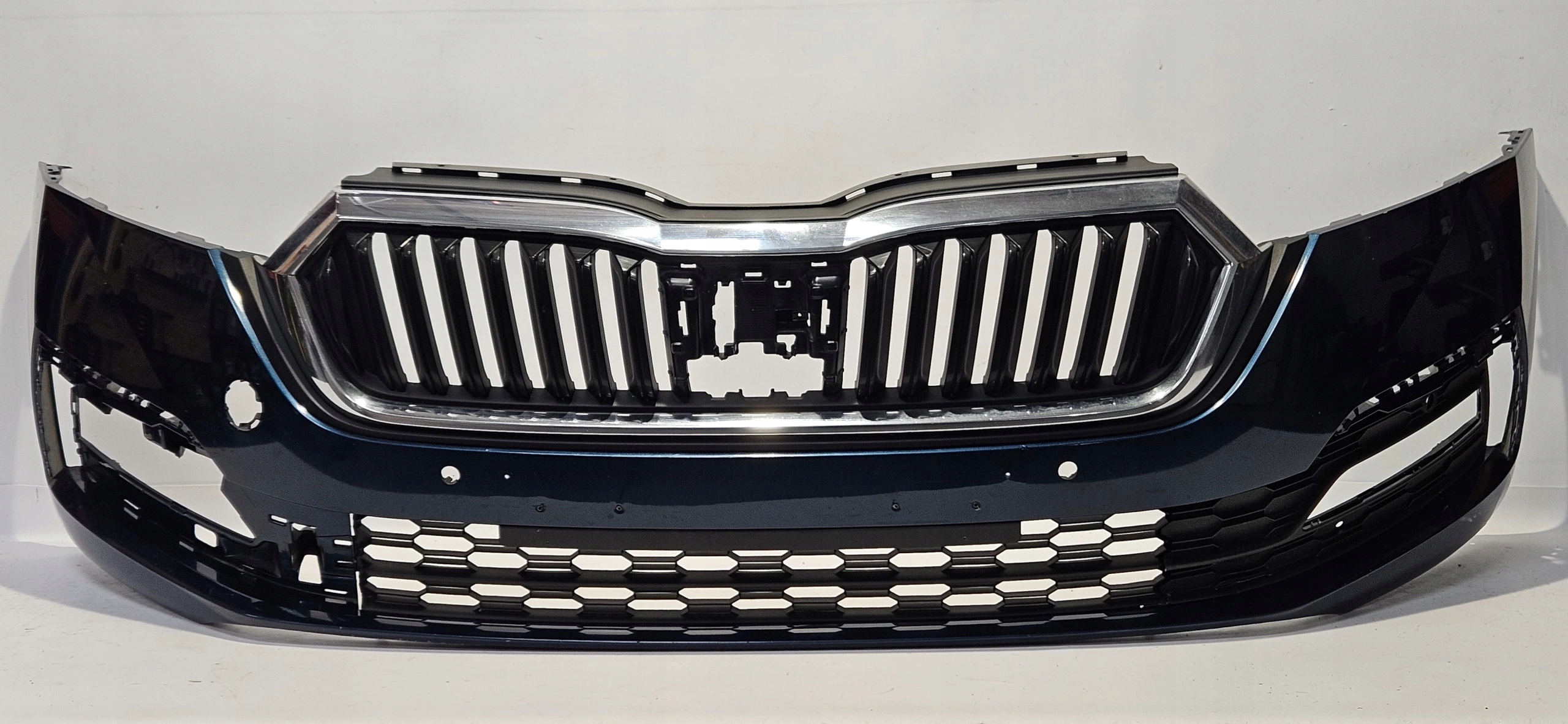 front bumper SKODA OCTAVIA IV 5E3 PDC 20
