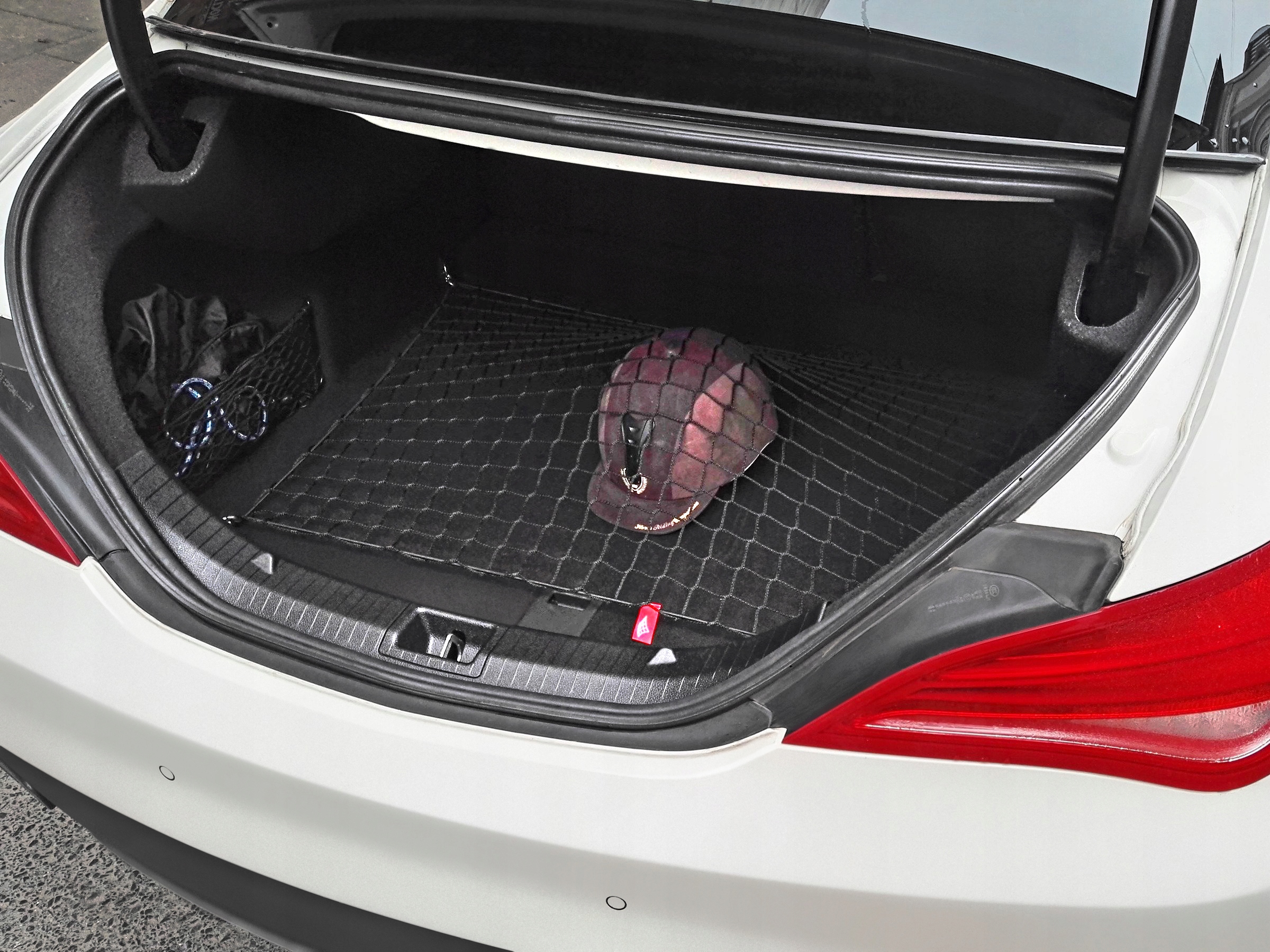 SIATKA DO BAGAŻNIKA MERCEDES - BENZ CLA 2013- Rodzaj siatki