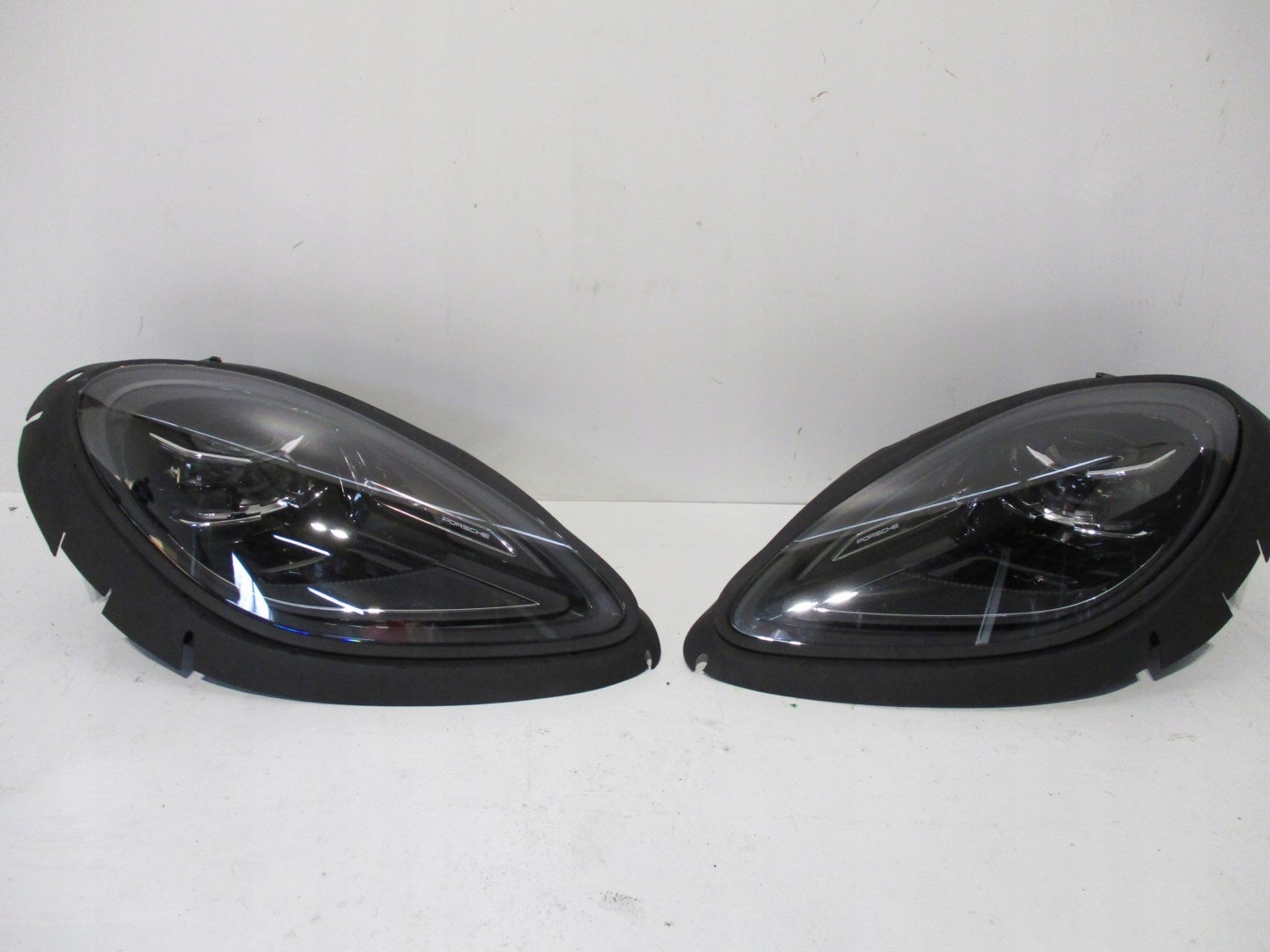 Lampa lampy FULL LED Macan MATRIX 95B941016F 21R