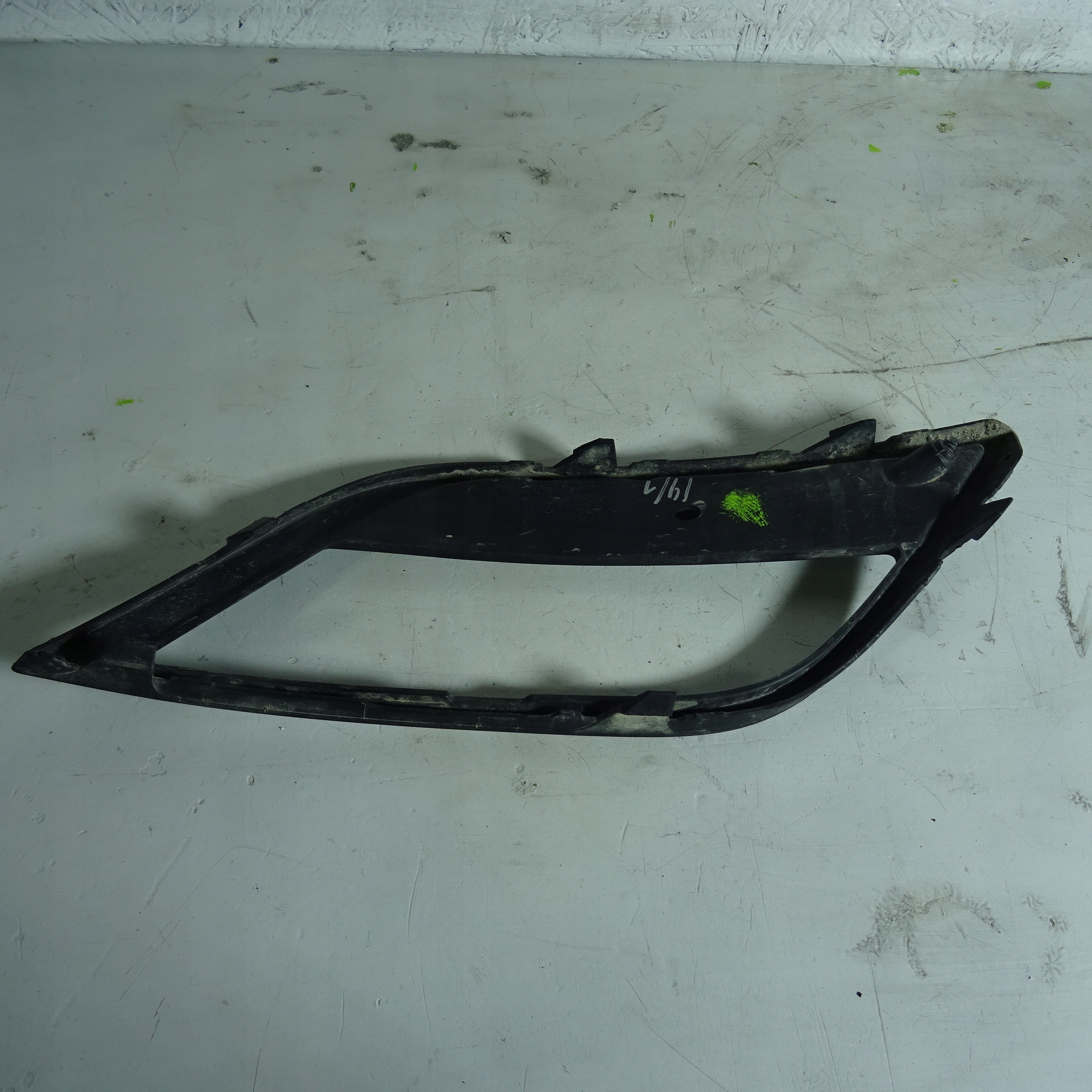 SEAT TOLEDO IV 4 left grid of a bumper 6JA807681
