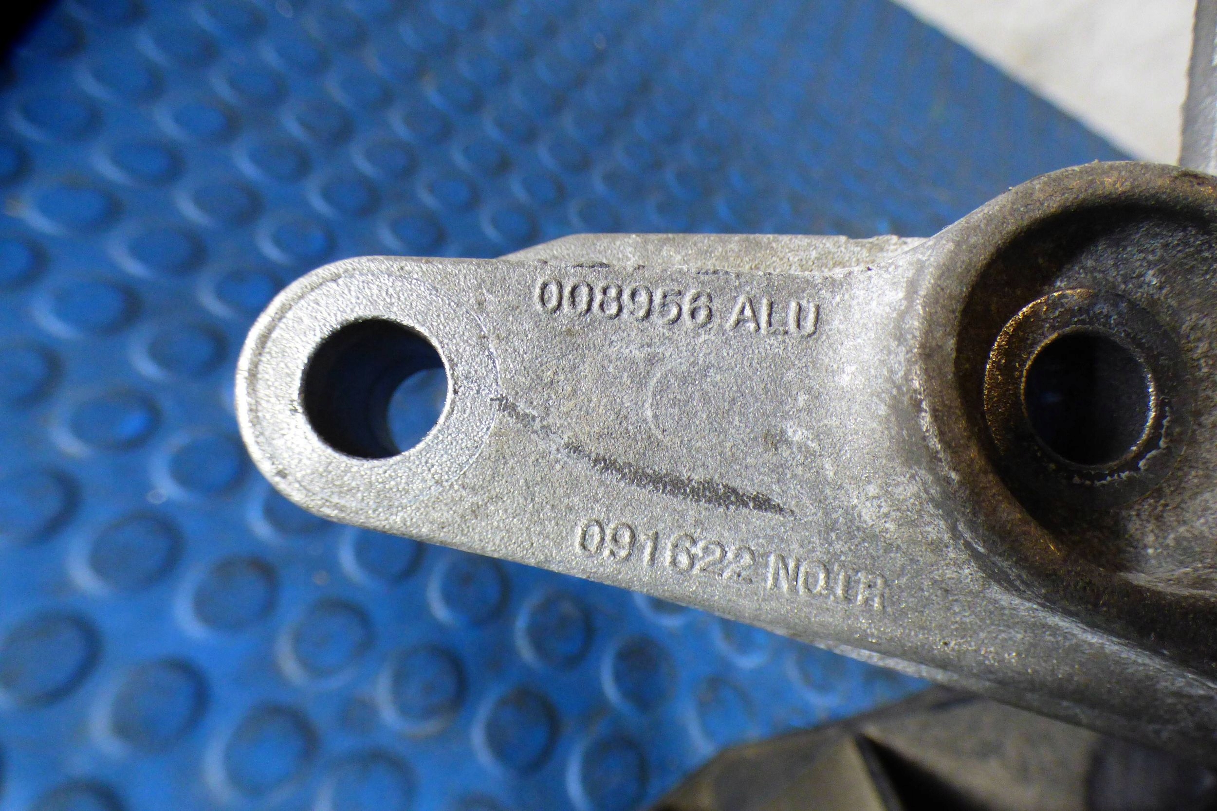 Peugeot 308 T9 II 1.2 THP engine mount EB2PT st.BDB