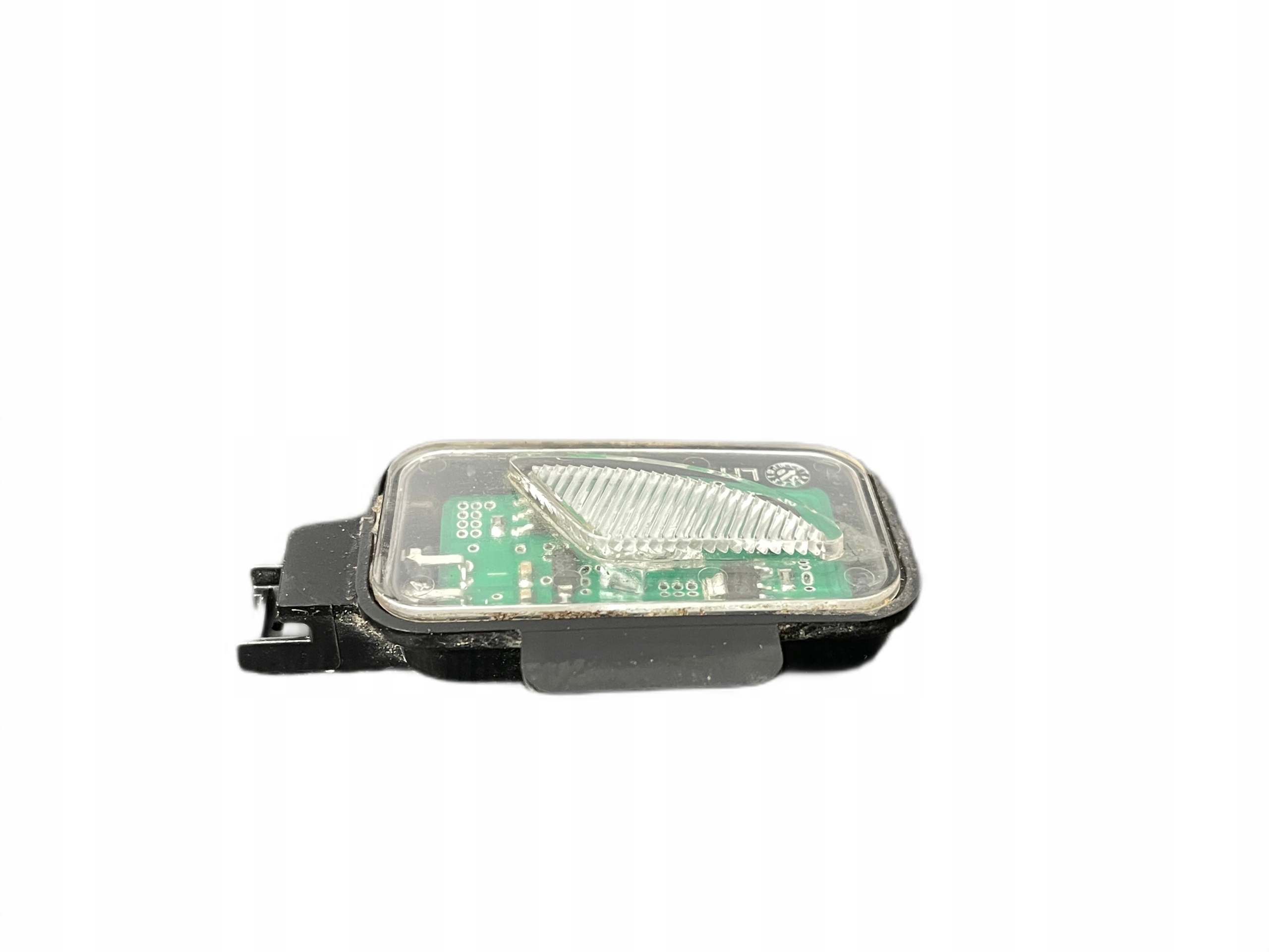 PODSWIETLENIE mirrors left PASSAT B8 3G0945291A