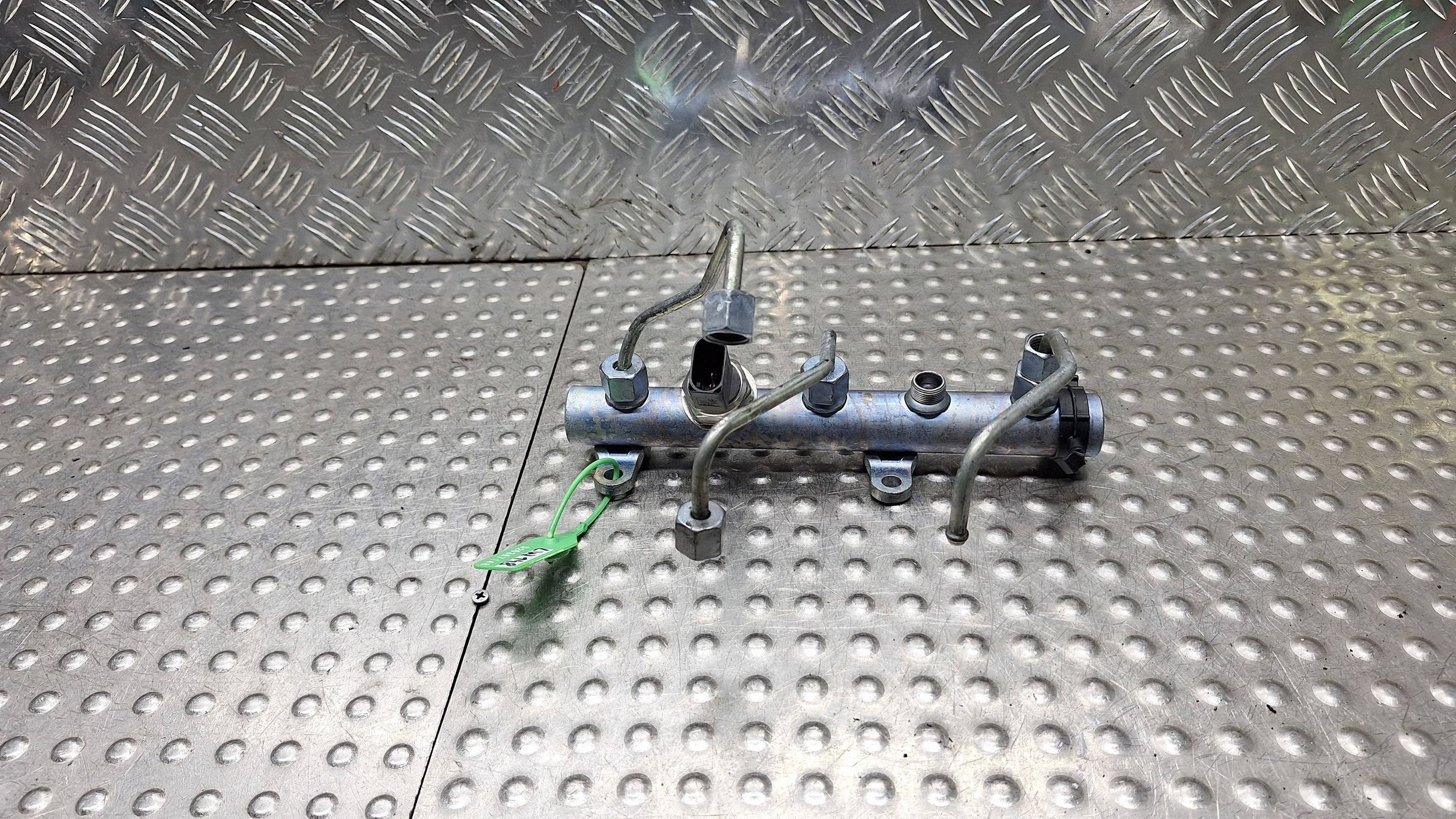 injection ramp sensor 059130089AB AUDI A6 C6 Q7 4L A8 D3 2.7 3.0 TDI BUG
