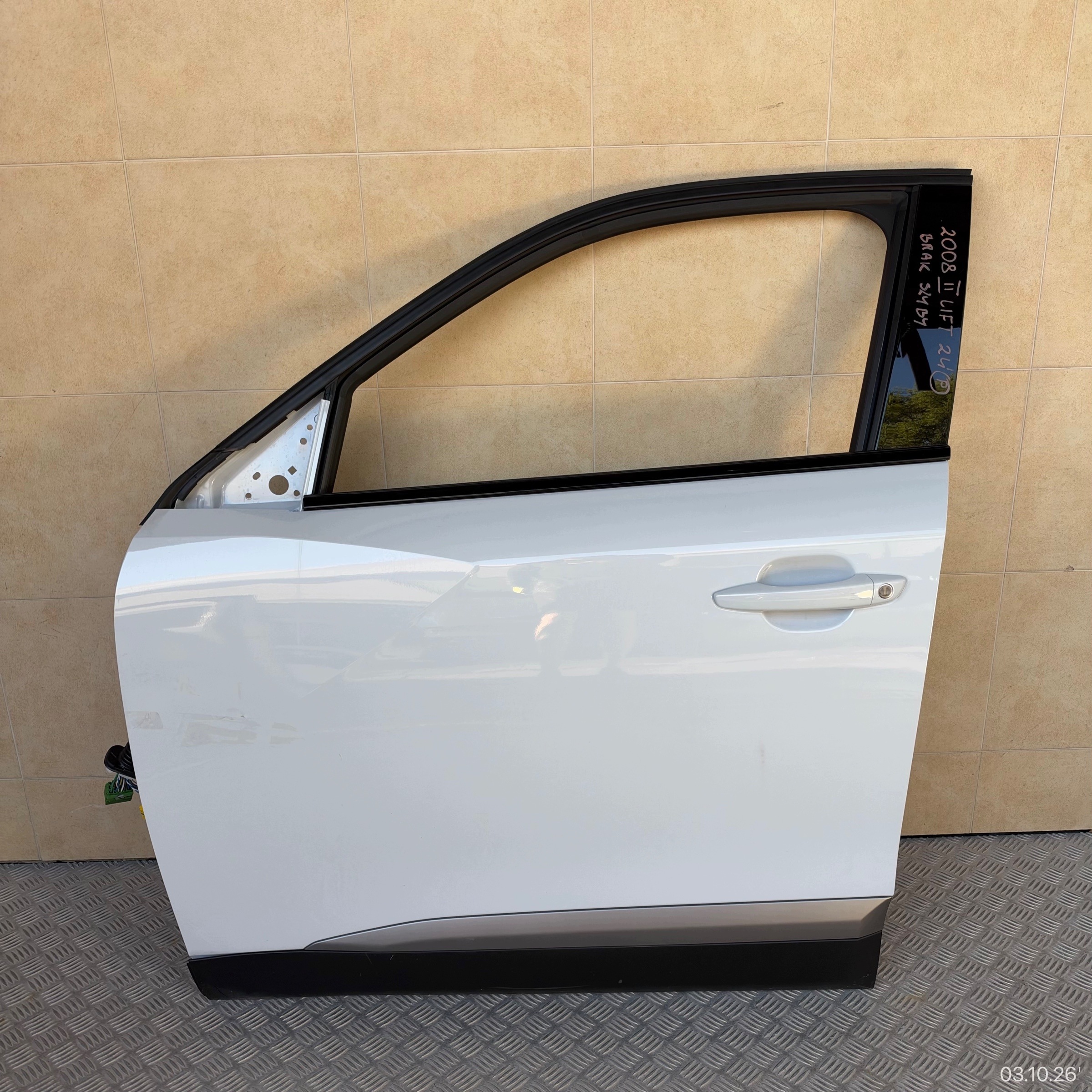 door front left PEUGEOT 2008 II LIFT 2024 year does not have windows