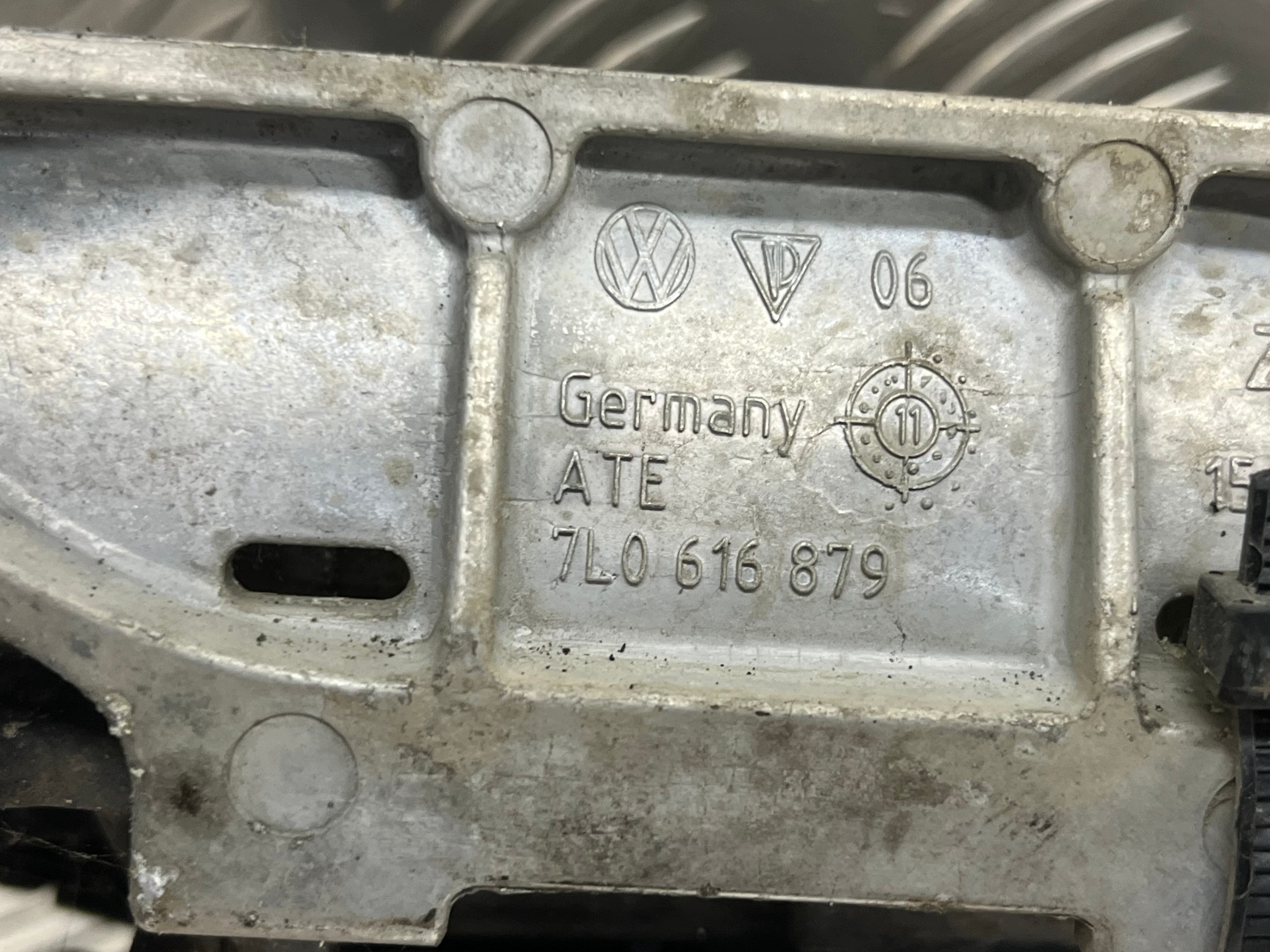 compressor; compressor pump springing AUDI Q7 7L0616879