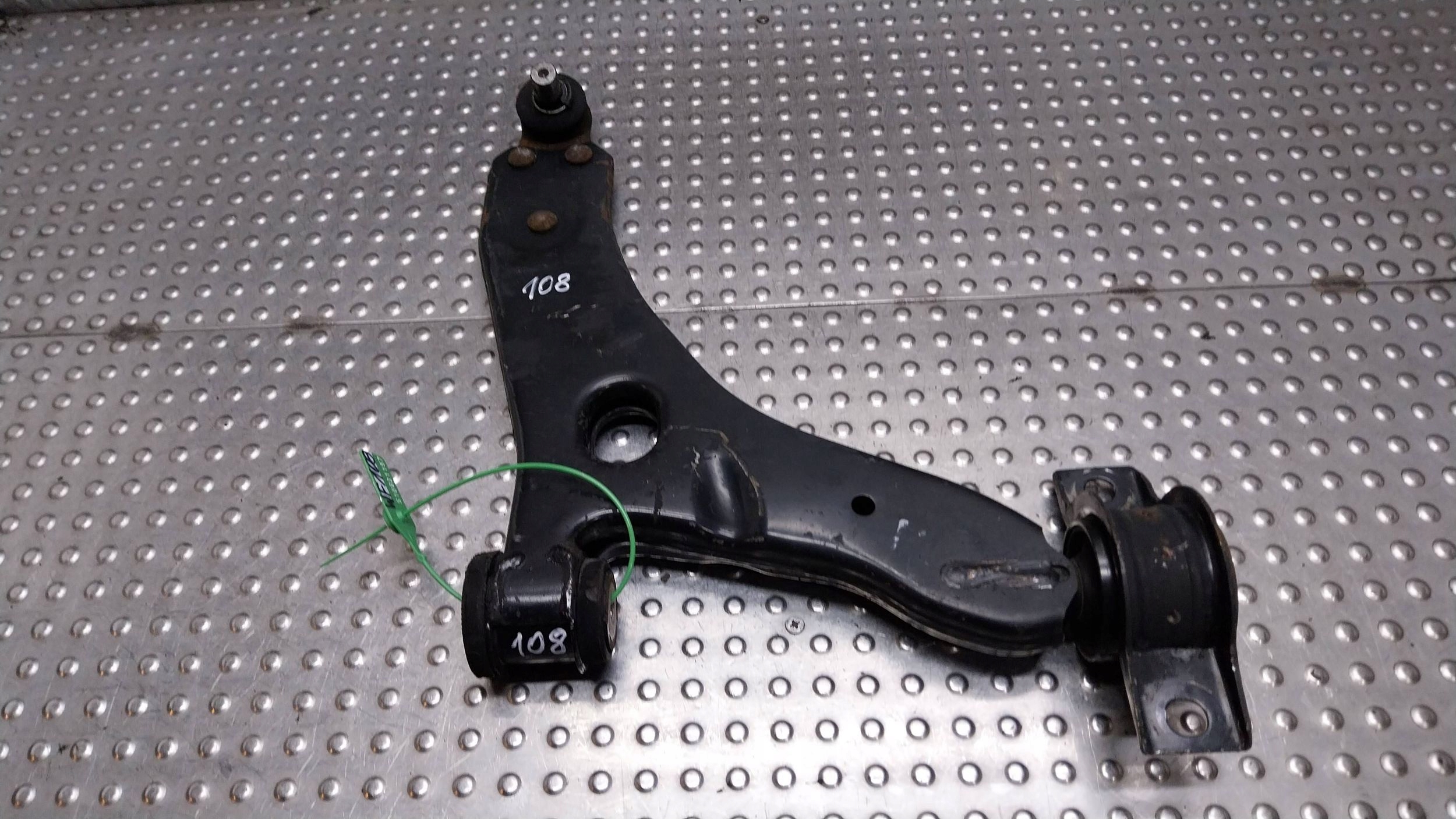 arm right front 98AG-3042-AK FORD FOCUS MK1