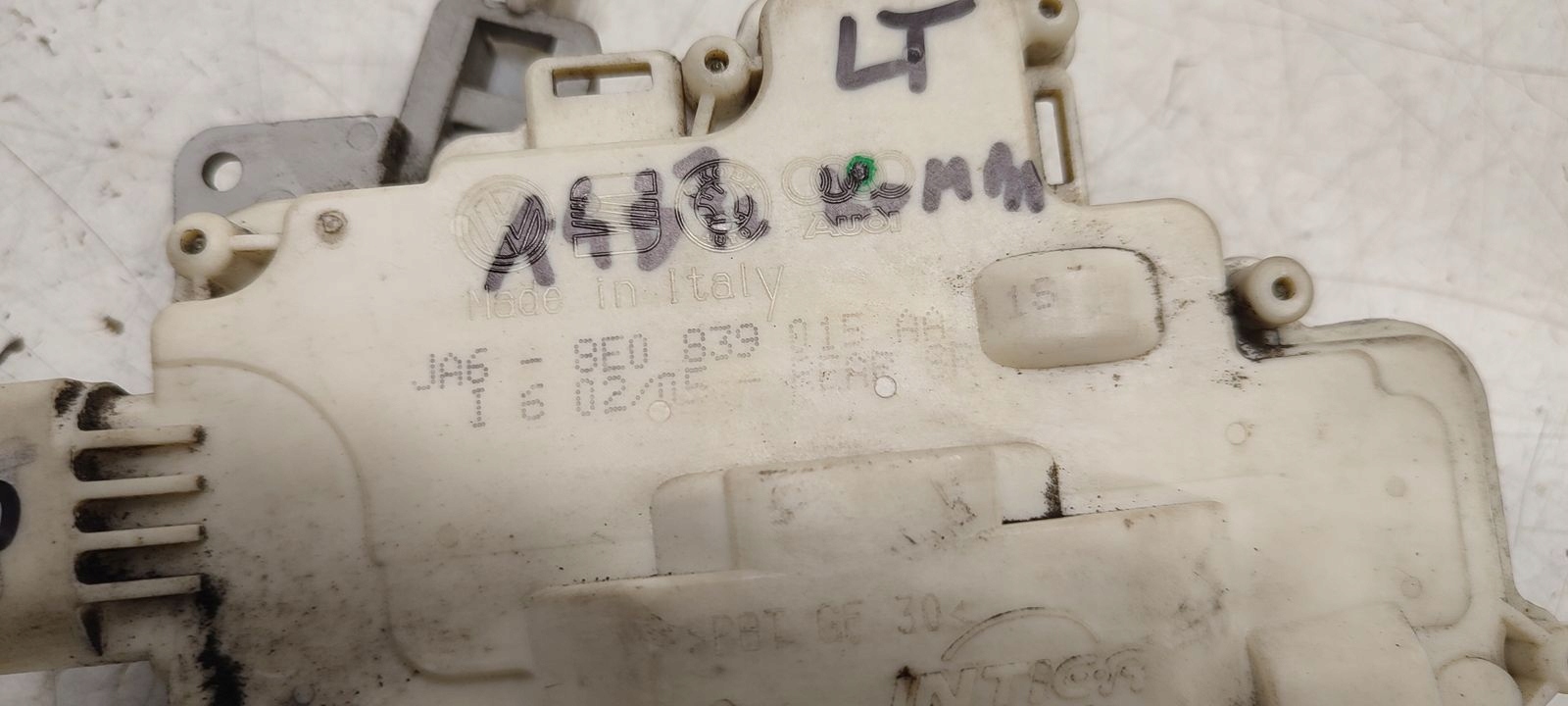 lock door rear part rear left Audi A4 B7 1,8T