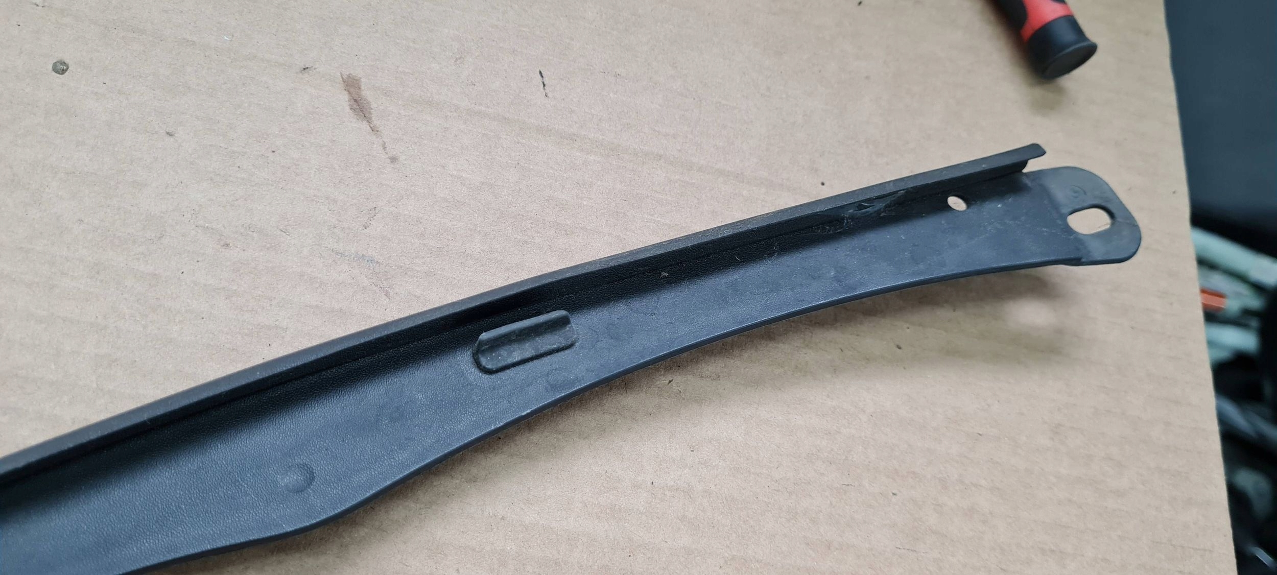 A4 B9 8W S4 gasket cap bonnets right right front 8W0823126