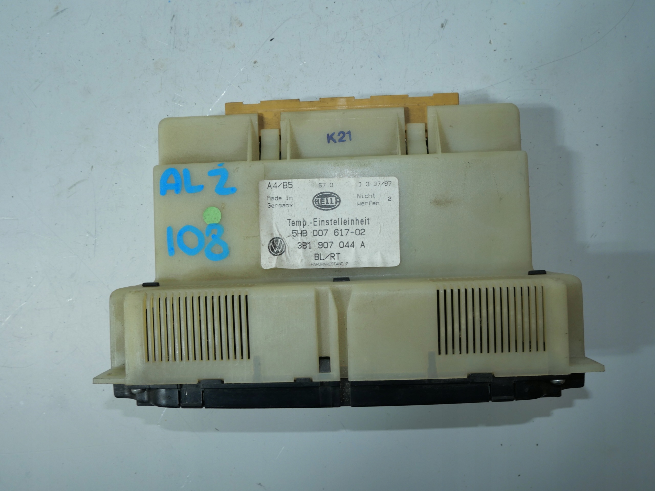prekidač klime VW PASSAT B5 3B1907044A