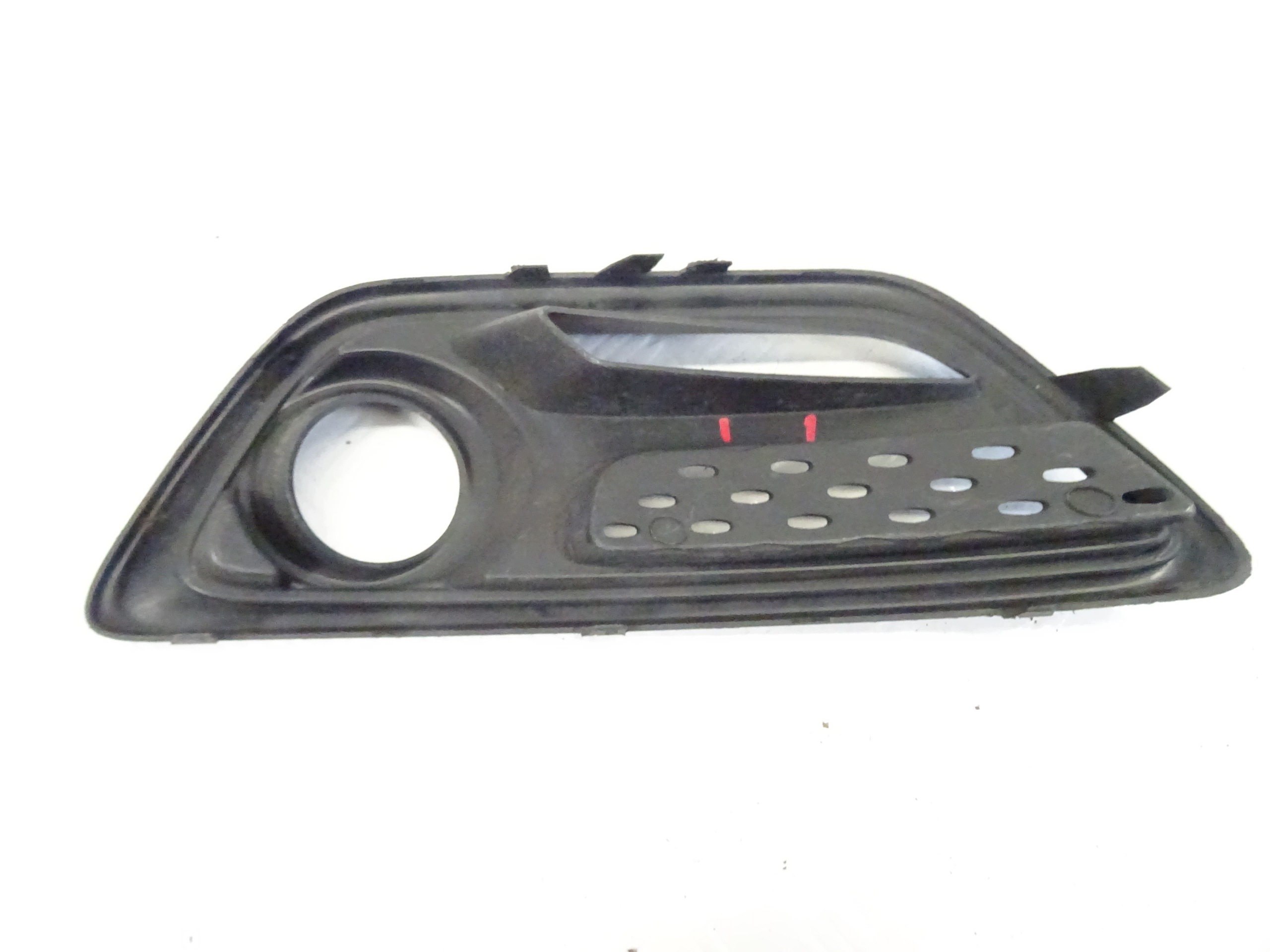 grid of a bumper right front RENAULT CAPTUR and 620740754R