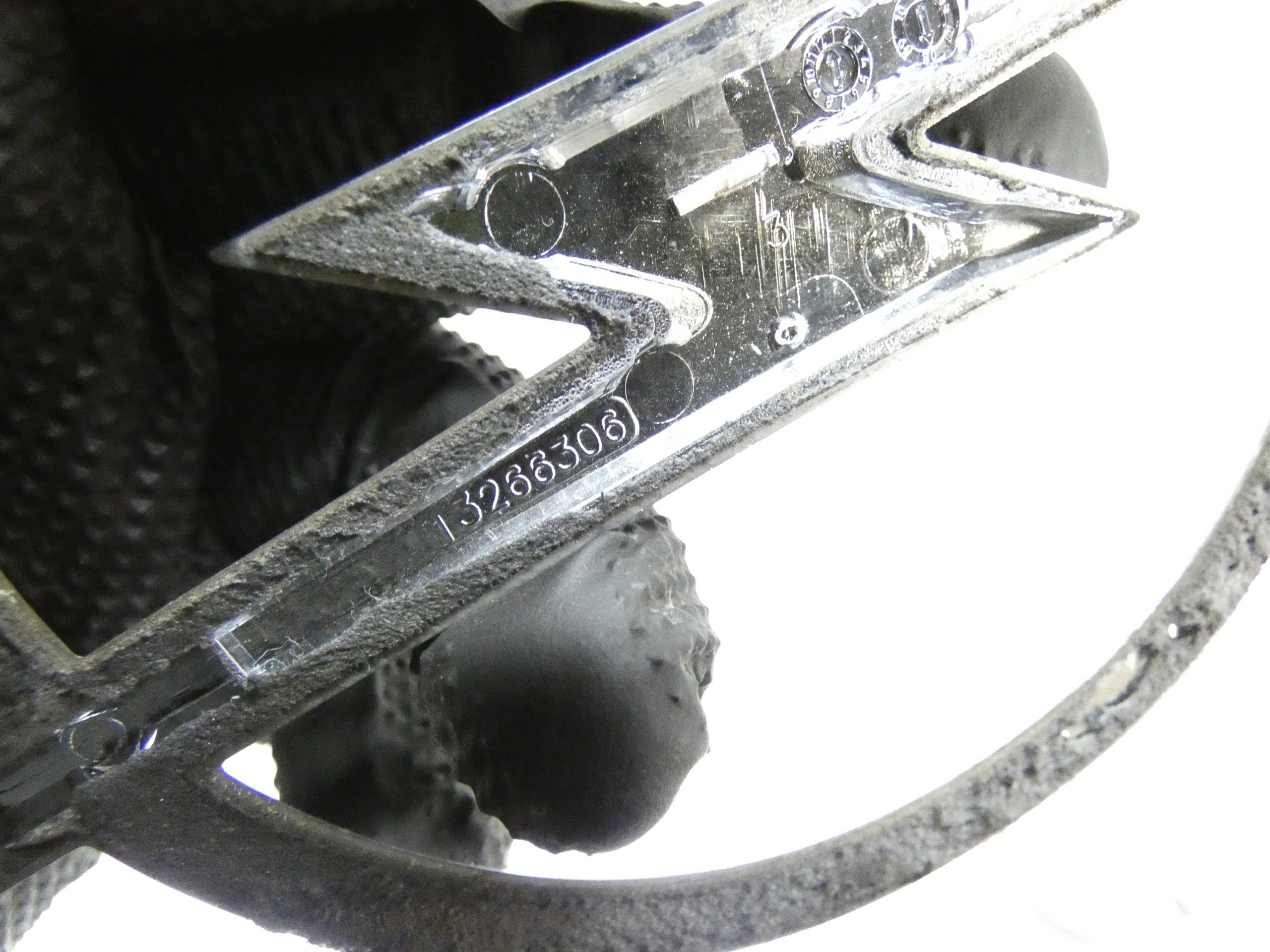 logo EMBLEMAT LOGO bonnet boot OPEL CORSA D 06-14 13266306