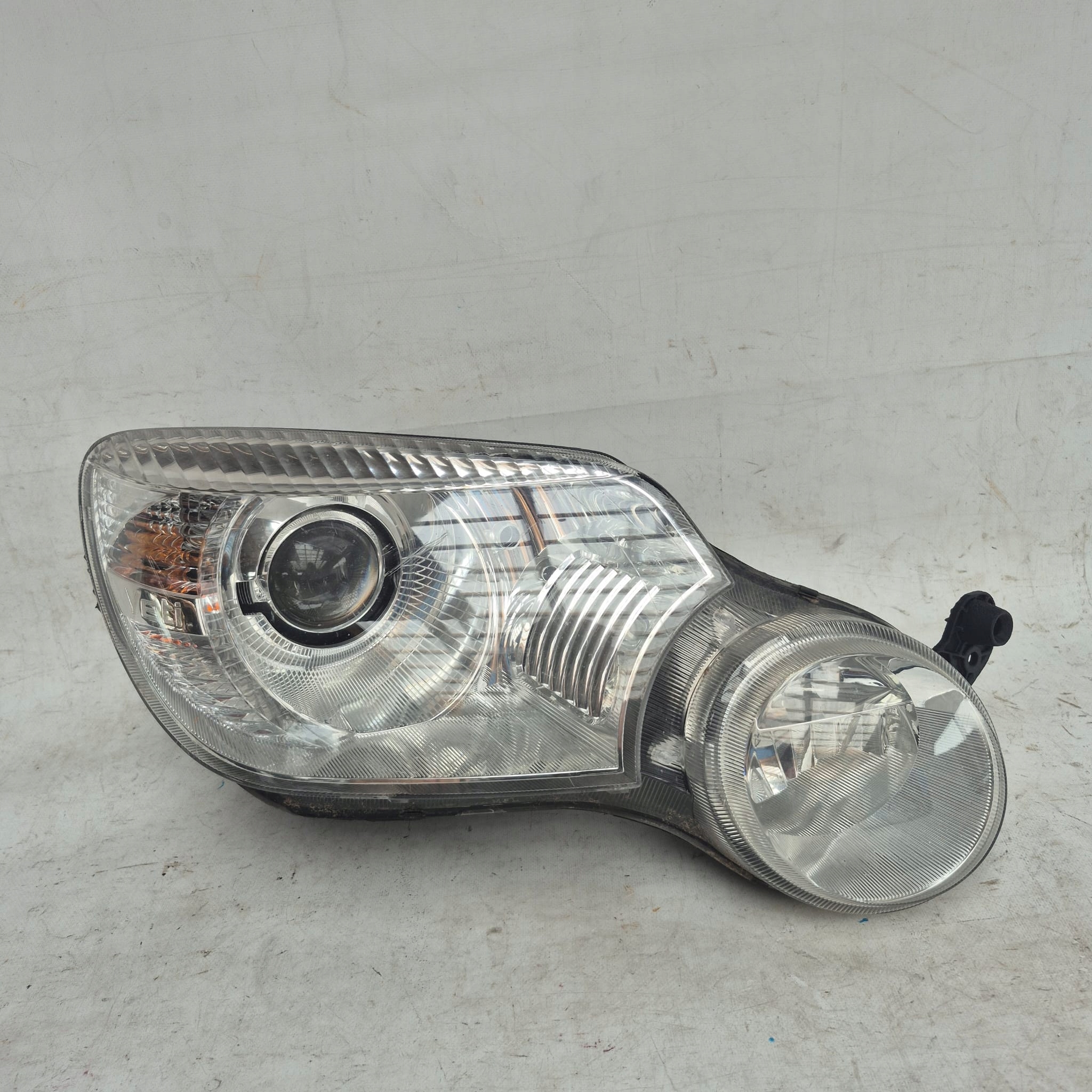 SKODA YETI 5L 5L1 09- light right front front XENON 5L1941016B