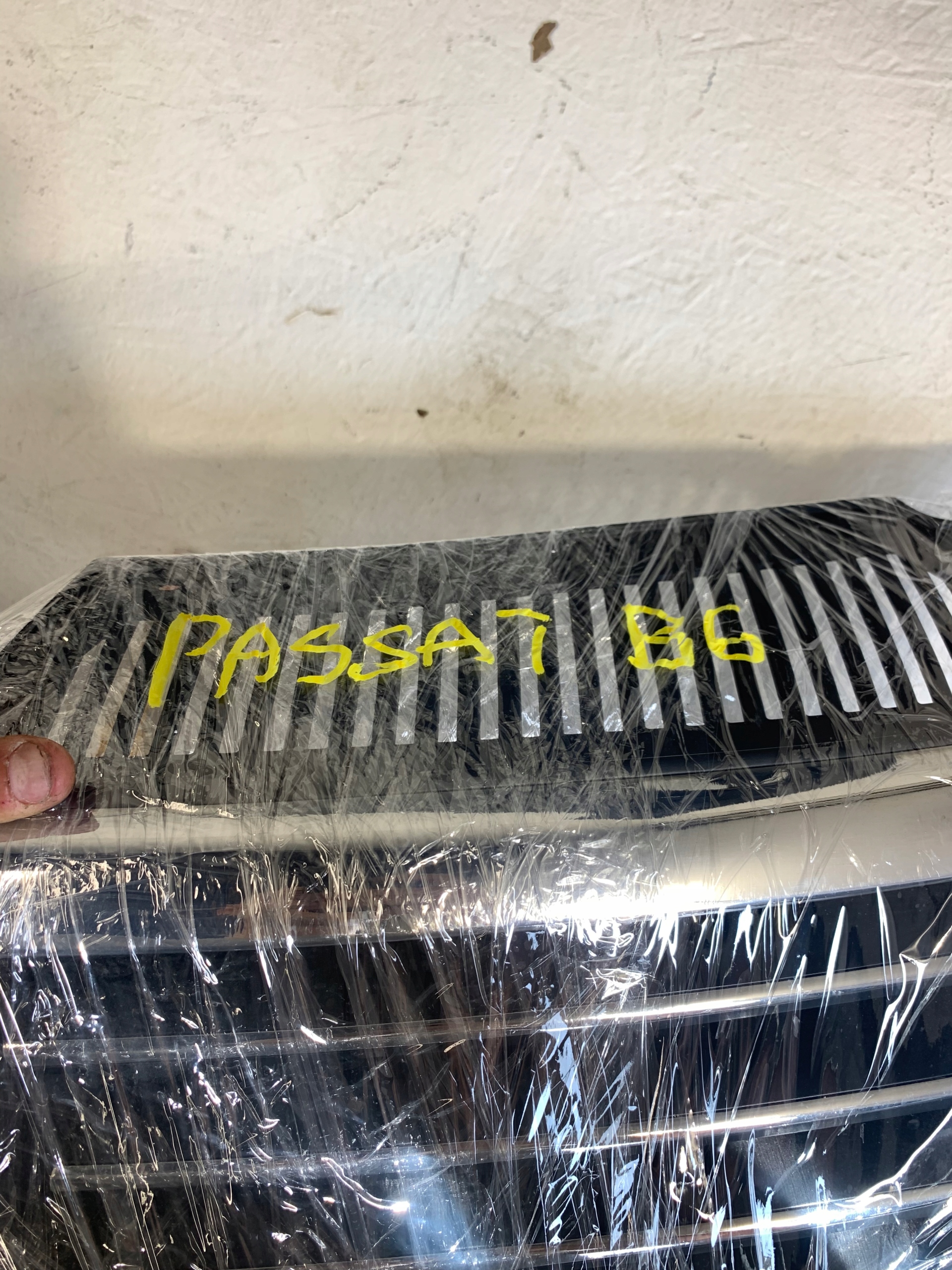 решетка радиатора vw volkswagen PASSAT B6 2005-2010