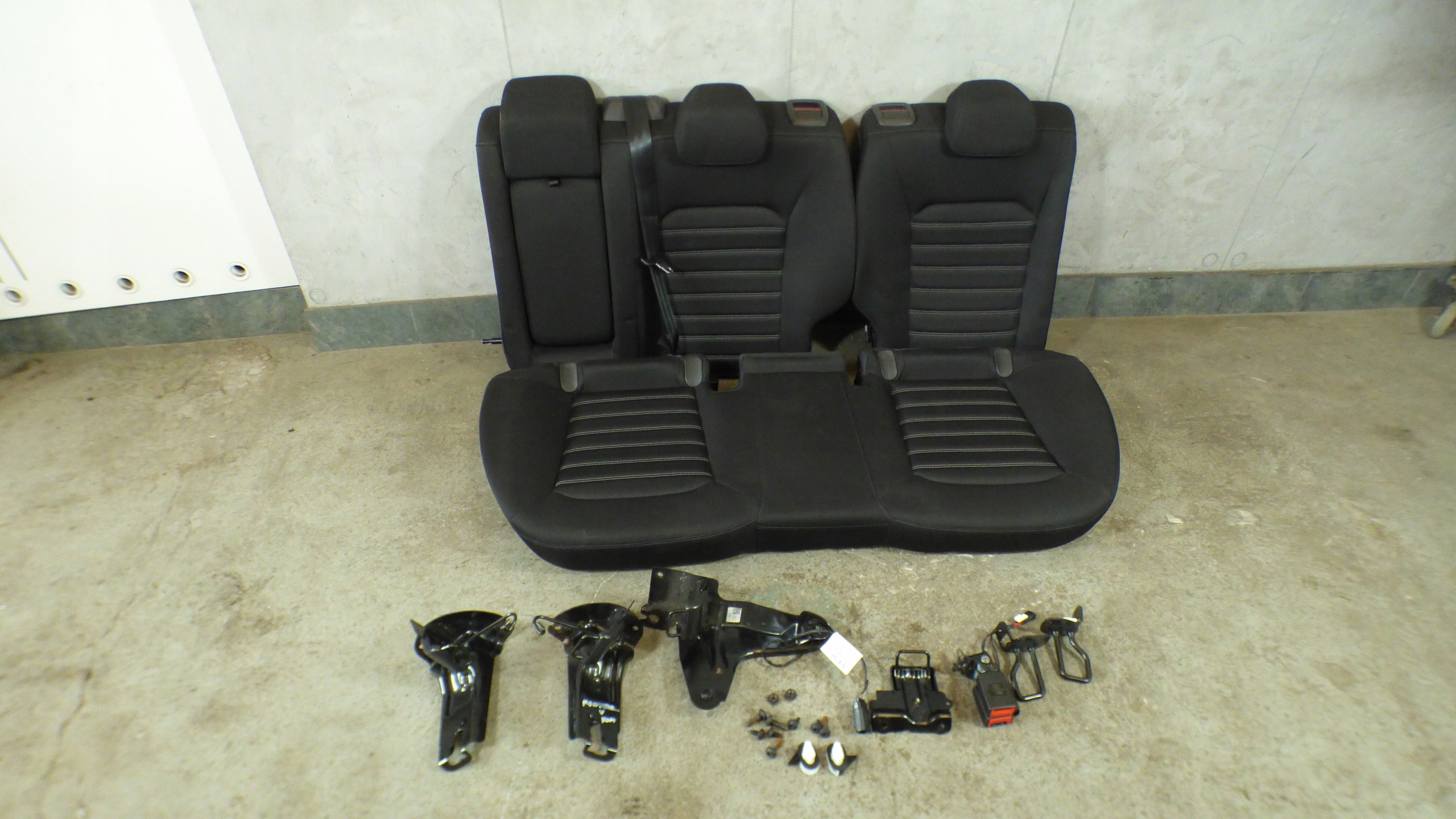 Sitz zapinki heck stBDB FORD MONDEO V MK5 KOMBI
