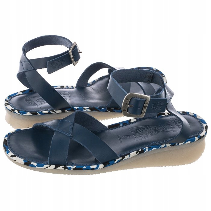 Sandály na léto Fly London jsou tmavě modré