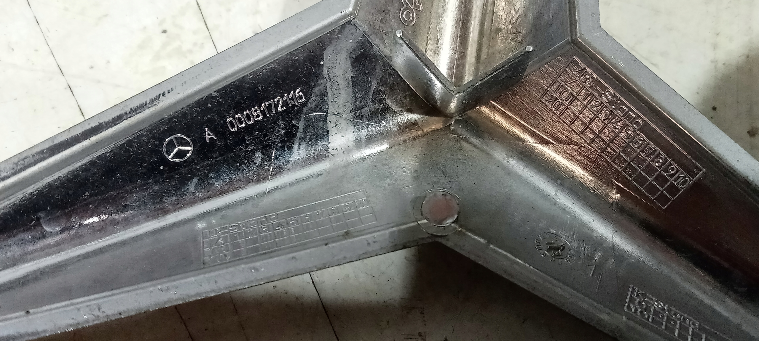 FT-363 MERCEDES SPRINTER 907 ZNACZEK EMBLEMAT NA GRILL A0008172116 Marka Mercedes-Benz