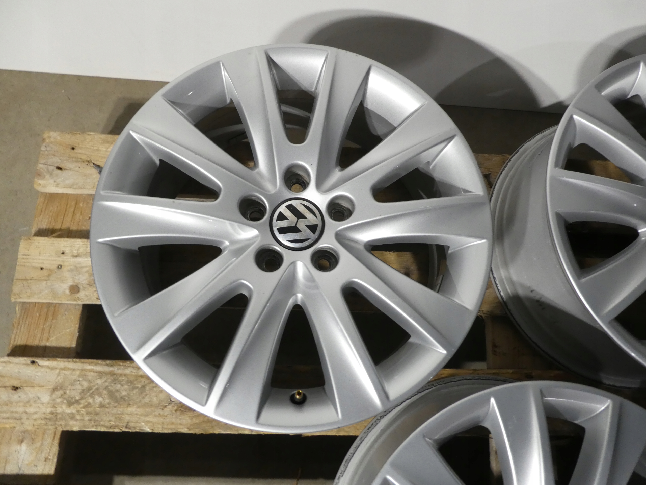 4X discs aluminium disc 5N0601025M VW 5X112