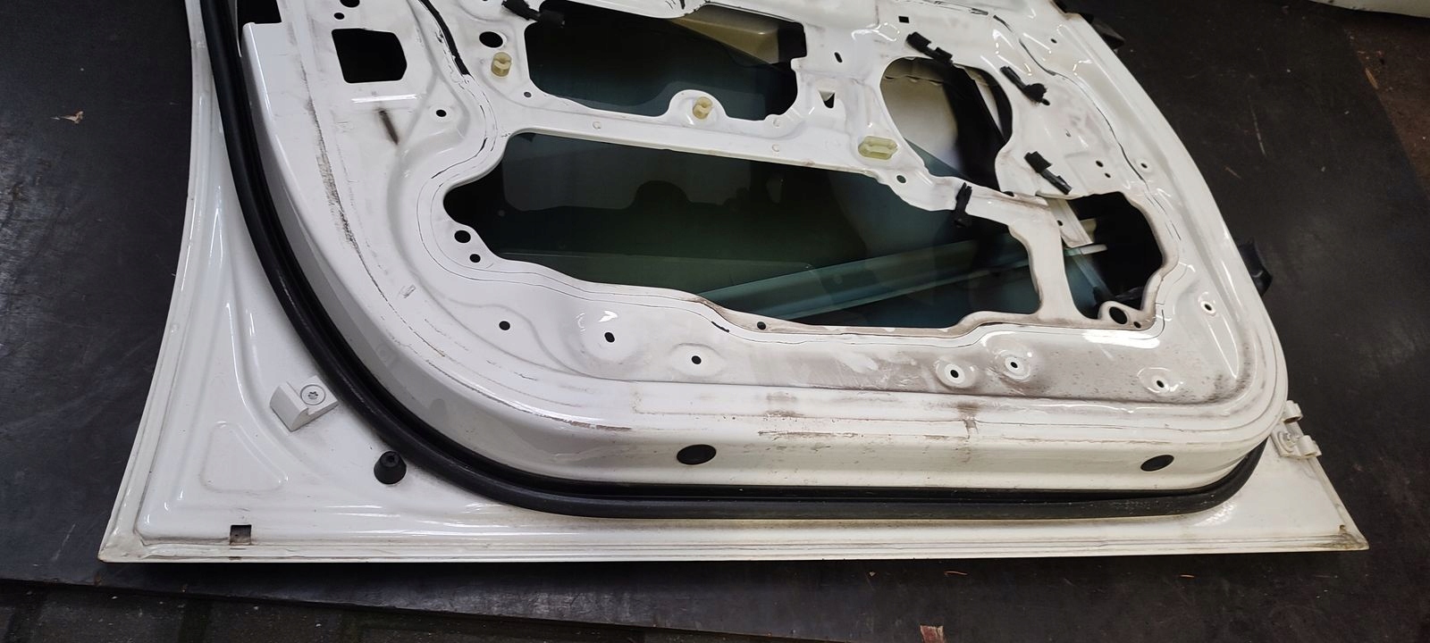 door front front left BMW E91 LIFT APLINEWEISS 300
