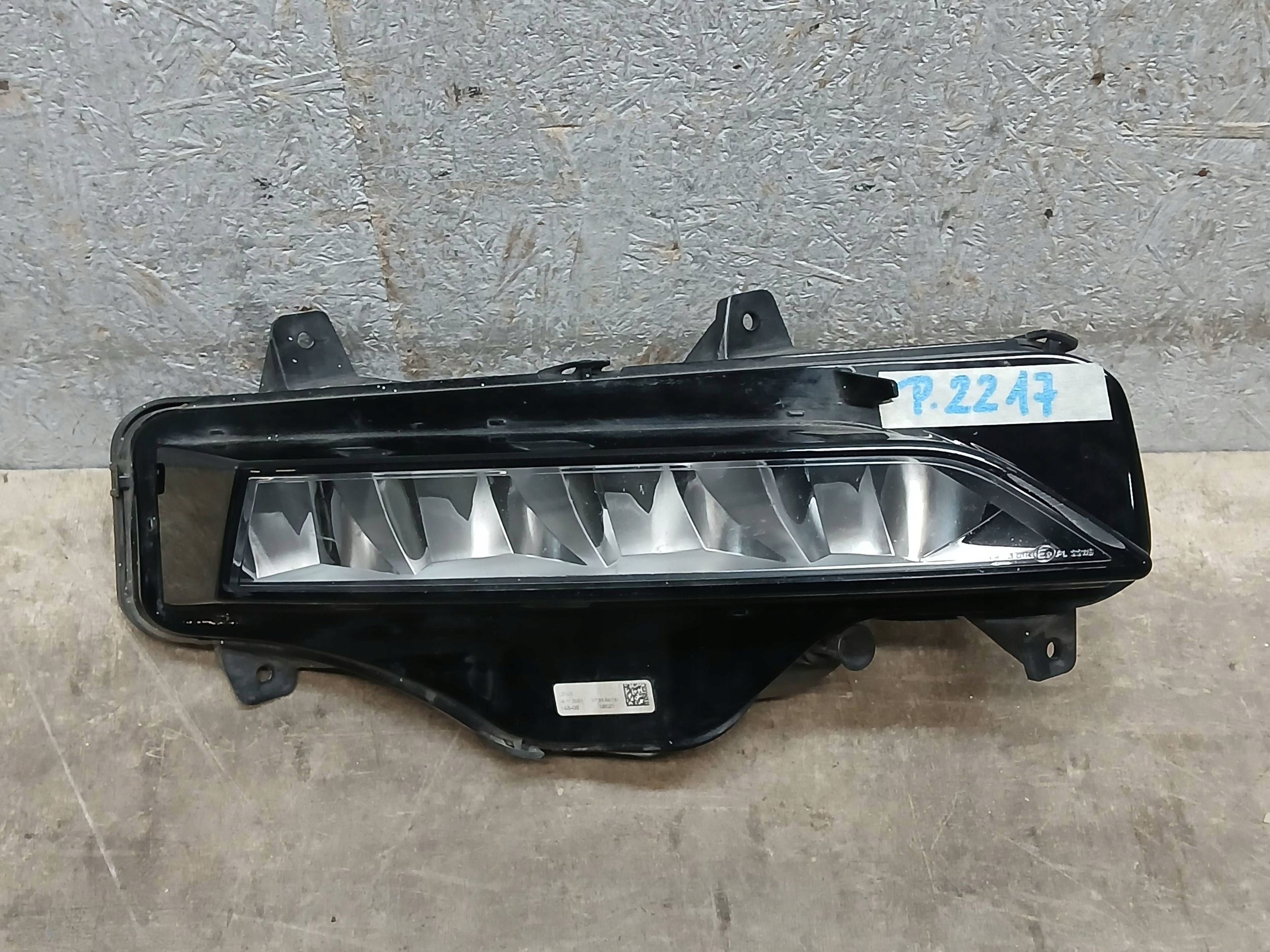 fog light front right SKODA OCTAVIA IV 4 LED 5E3941700