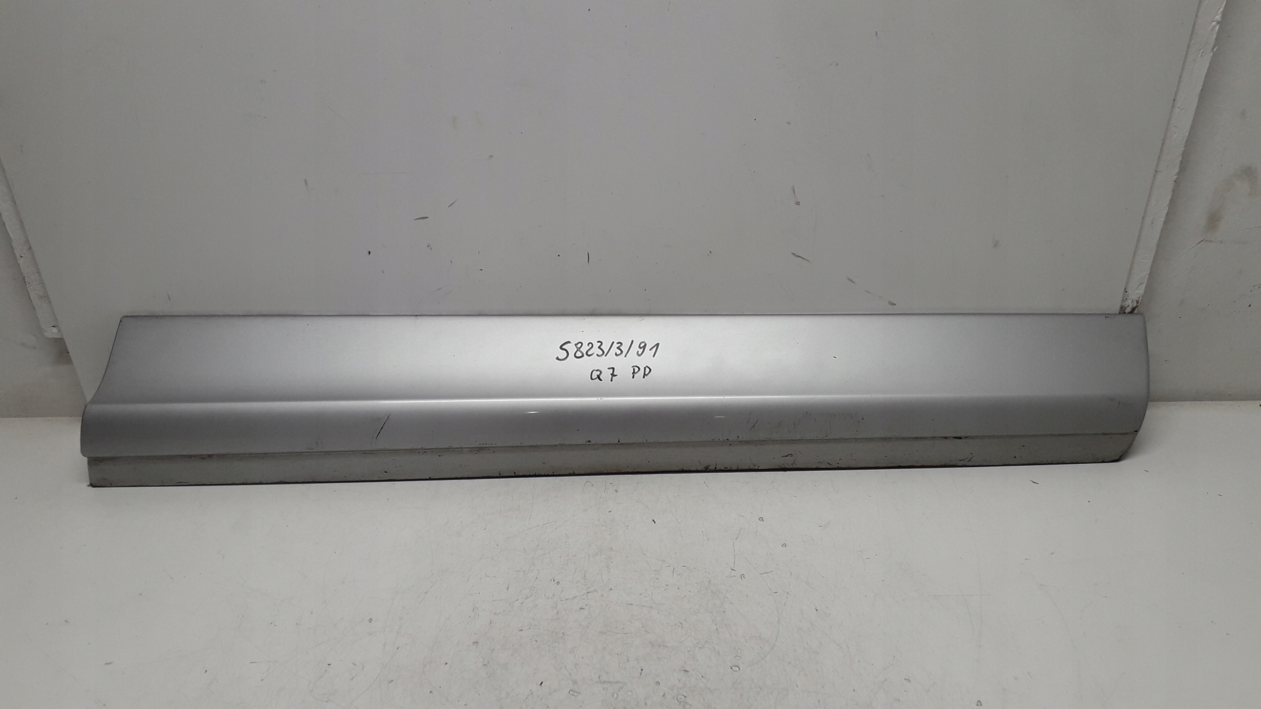 AUDI Q7 4L 05-15 LISTWA PRAWY PRZÓD 4L0853960