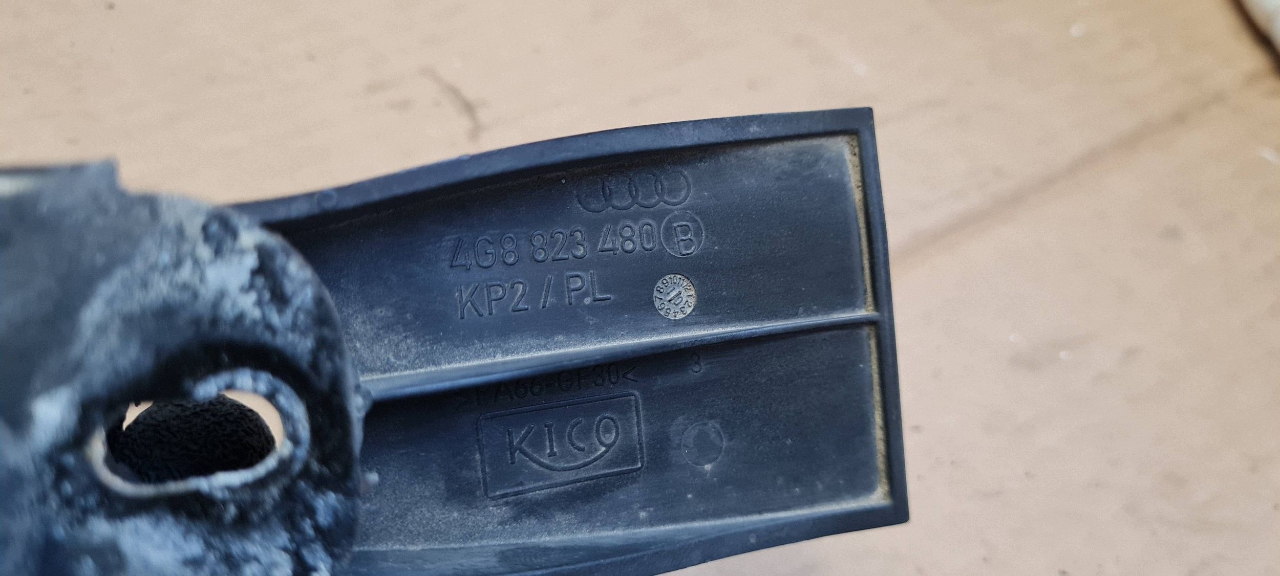 A7 4G S7 RYGIEL lock ZATRZASK bonnets front 4G8823480B