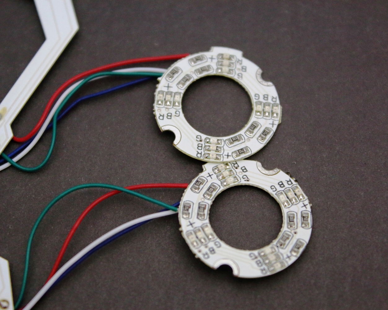 IRIS 2 gałki 2 x grzybek gałka z podświetleniem LED do pada Xbox 360 Kod producenta ARES_360_LED