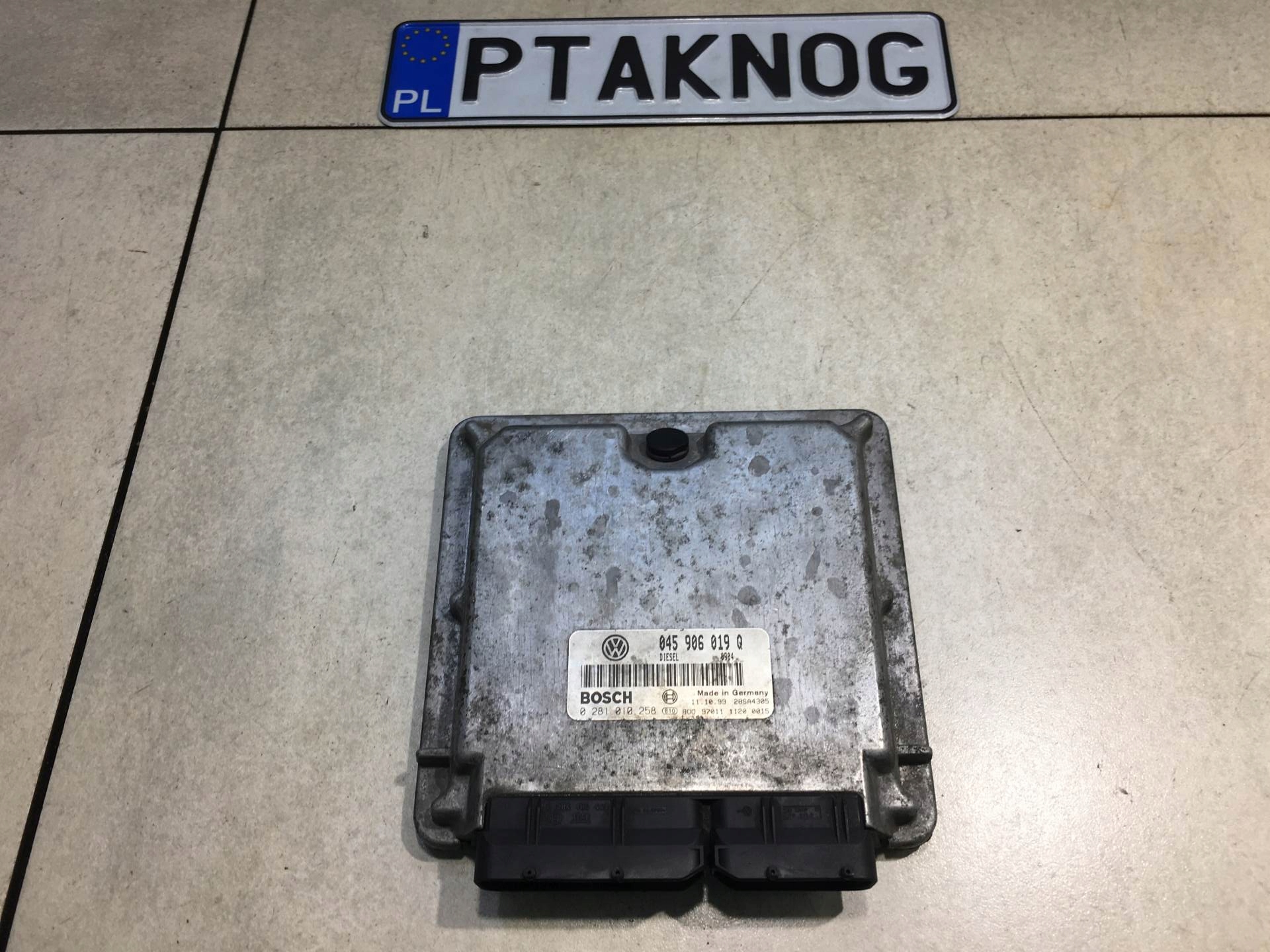 control unit of the engine VW LUPO 1.2 TDI 045906019Q