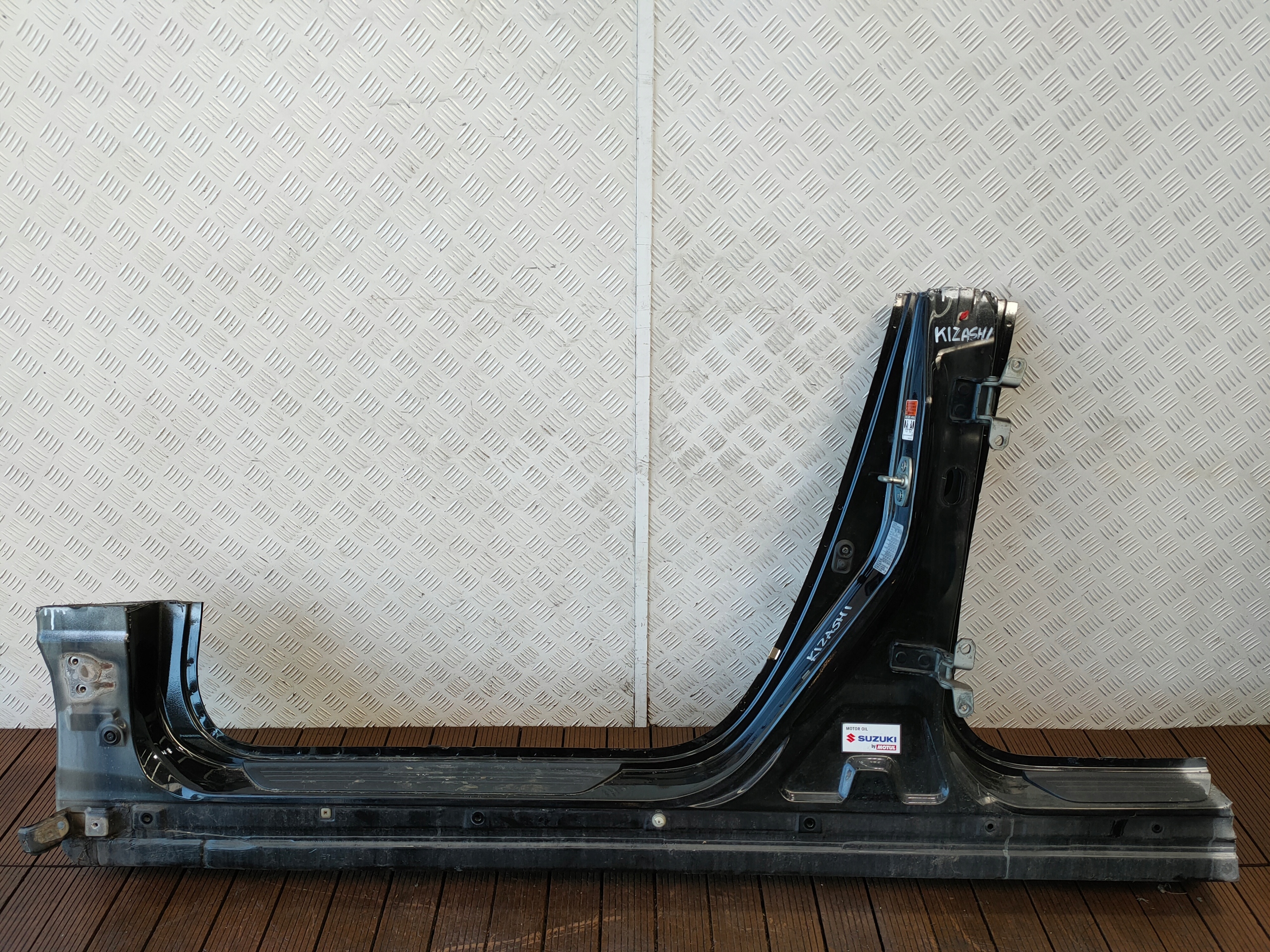 SUZUKI KIZASHI 09-14 threshold ZE SLUPKIEM left BOK quarter OE