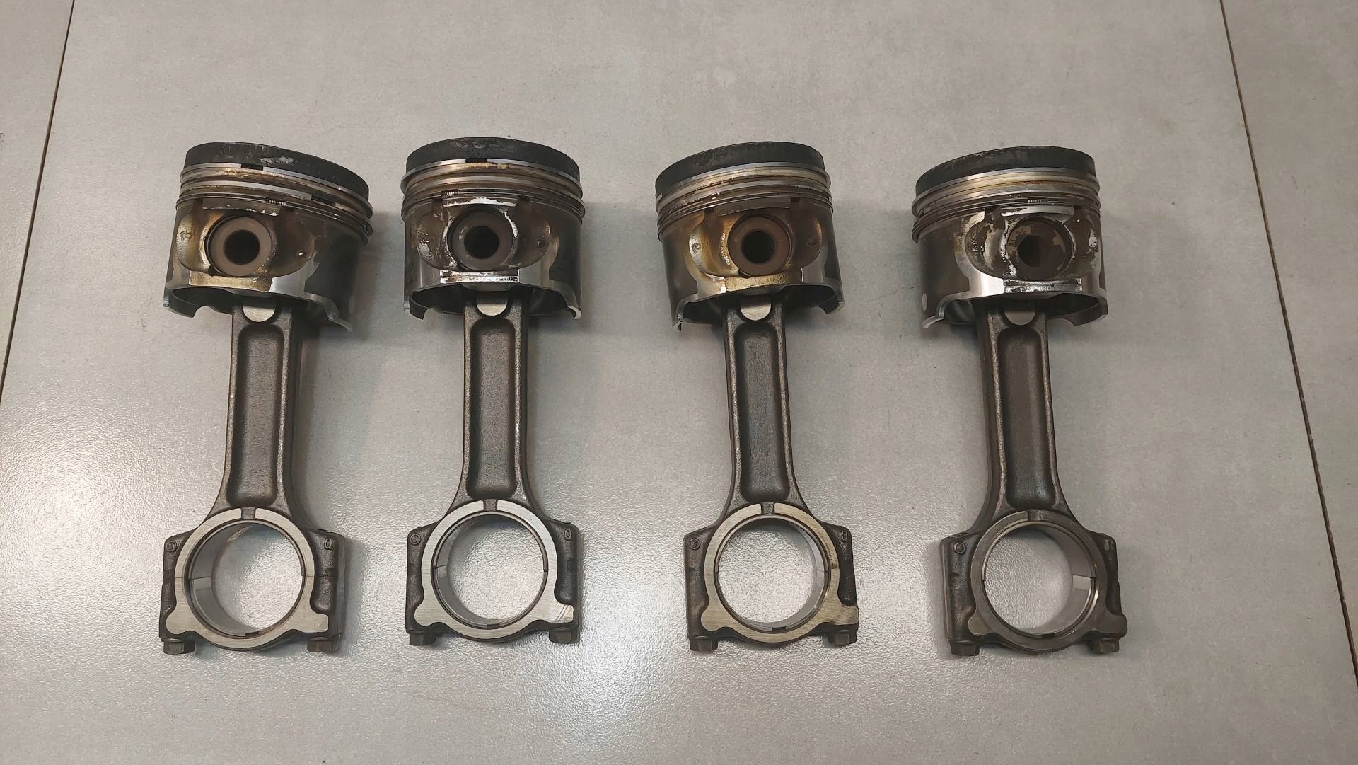 ПОРШЕНЬ ШАТУН RENAULT CLIO III 1.5 DCI