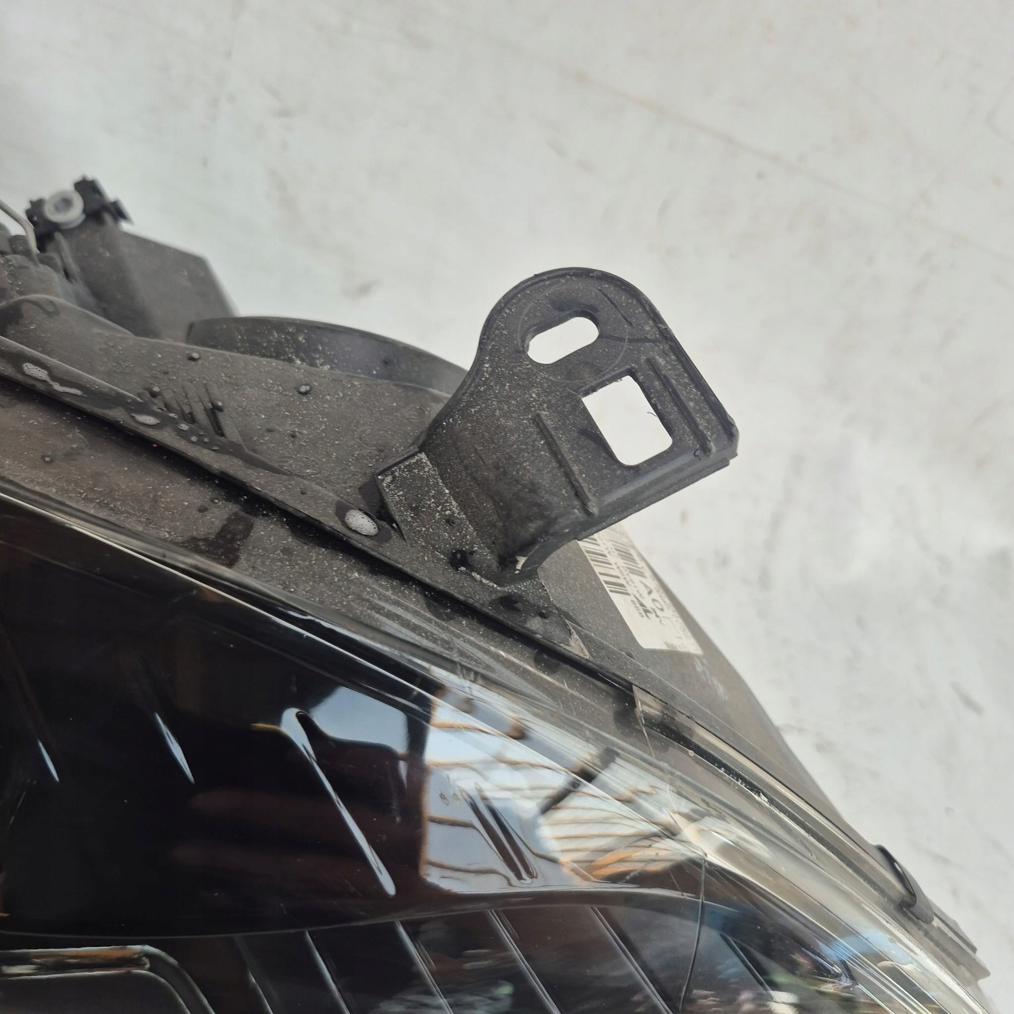RENAULT MEGANE III 08- light right front front CIEMNA 260103187R
