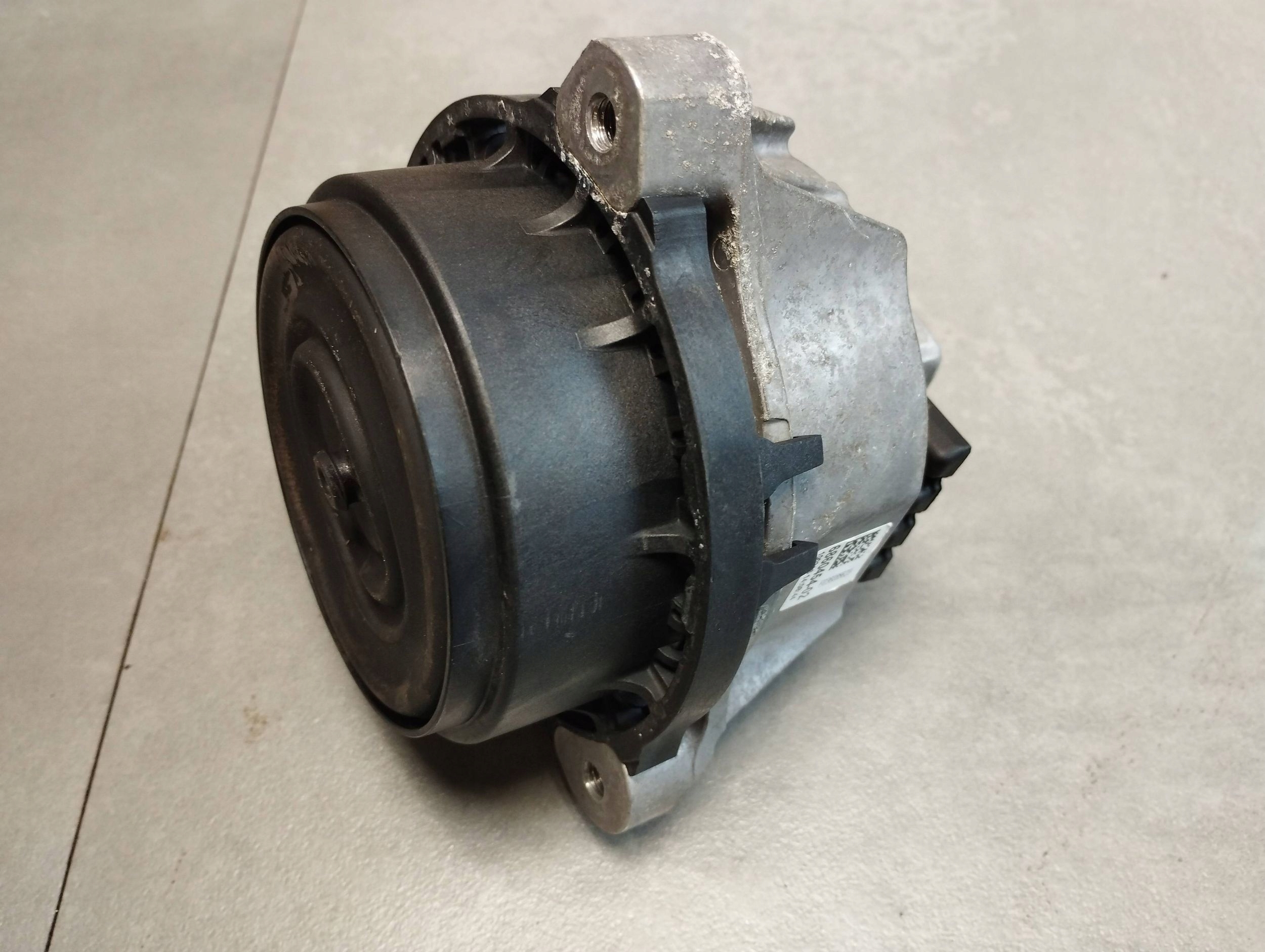 BMW 7 G11 750i engine mount right 6860454